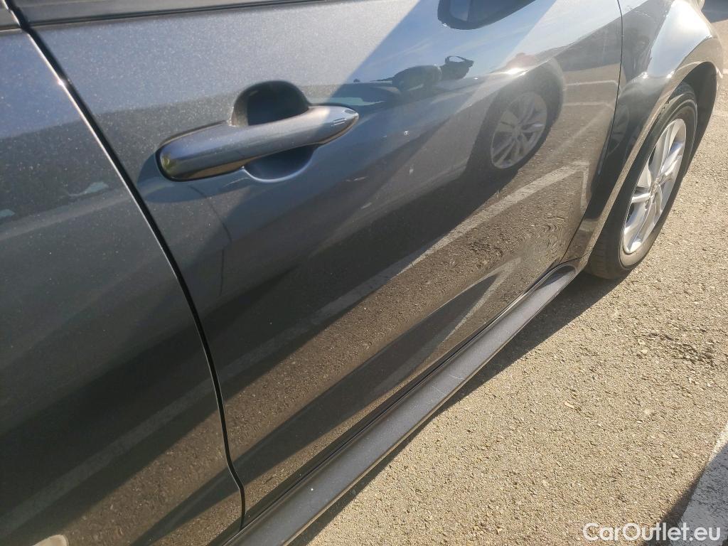  Toyota  Yaris TOYOTA  / 2020 / 5P / berlina con portón 1.5 120H Active Tech #12