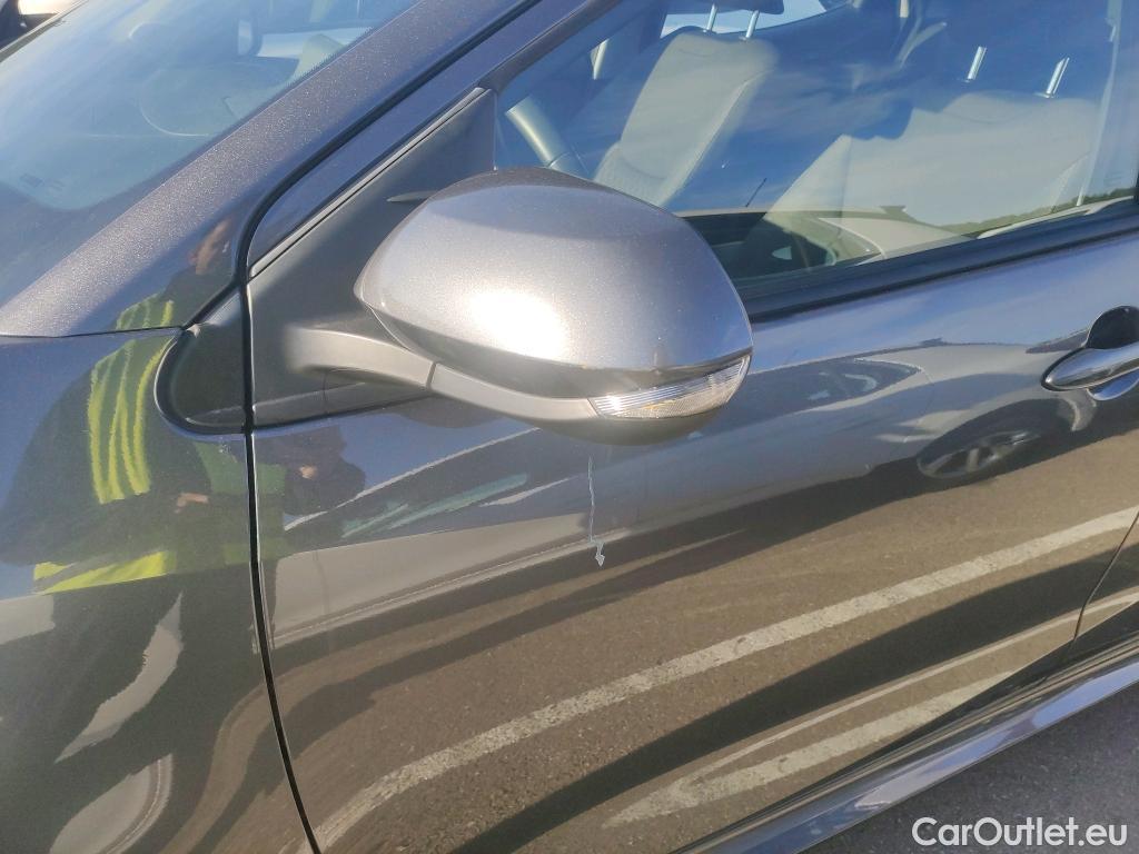  Toyota  Yaris TOYOTA  / 2020 / 5P / berlina con portón 1.5 120H Active Tech #3