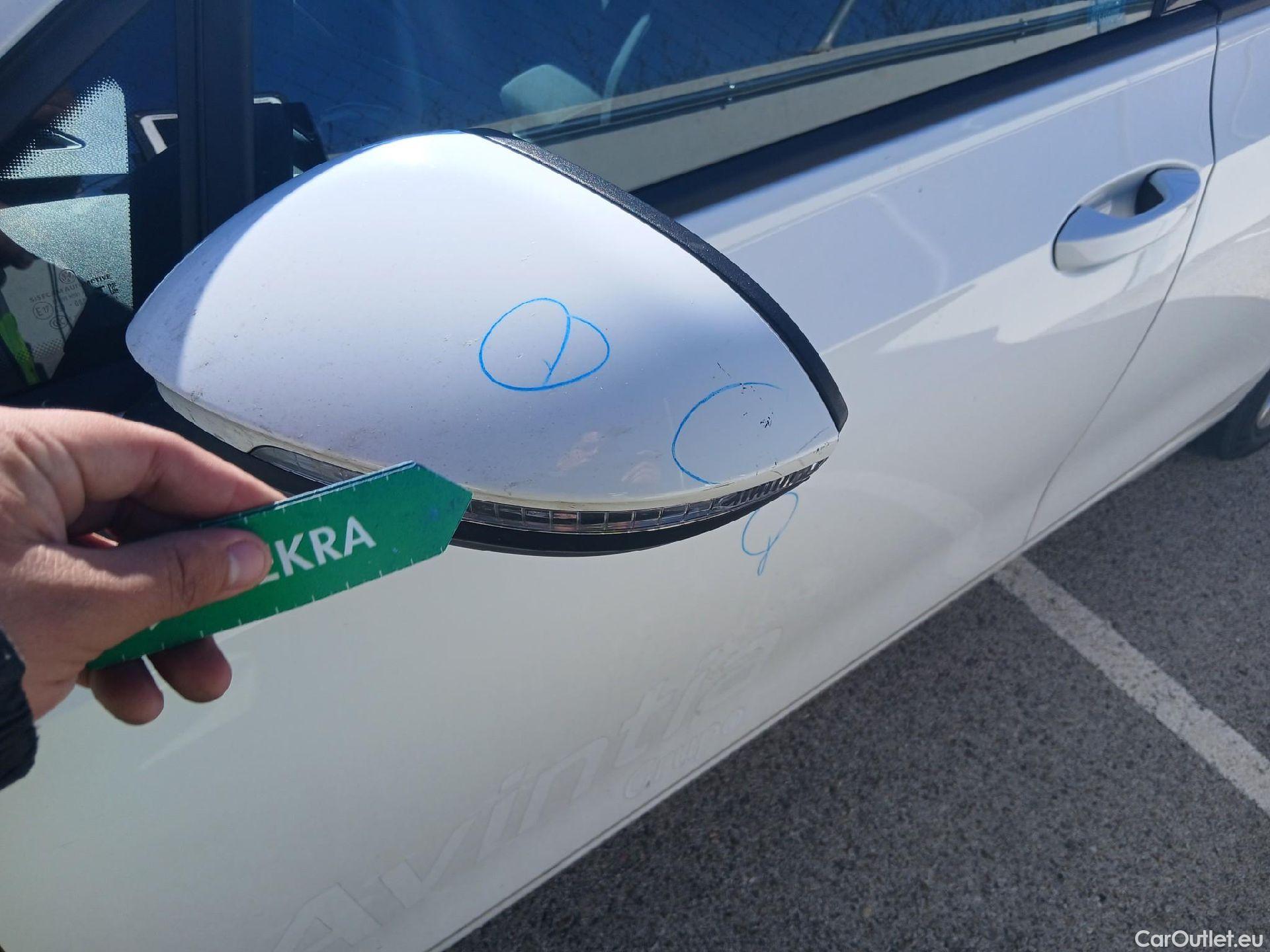  Volkswagen  Golf  VOLKSWAGEN / 2020 / 5P / berlina con portón 2.0 TDI 85kW (115CV) #11