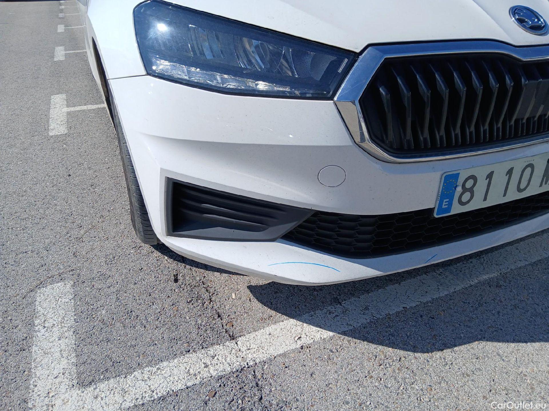  Skoda  Fabia SKODA  / 2021 / 5P / berlina con portón 1.0 TSI 70KW (95CV) Ambition (AC) #1