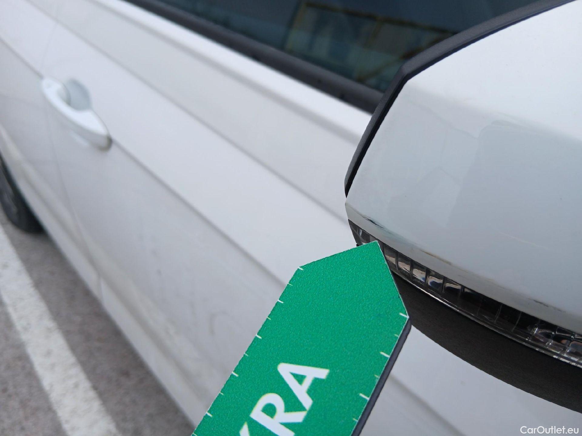  Volkswagen  Polo VOLKSWAGEN  / 2021 / 5P / berlina con portón Life 1.0 TSI 70kW (95CV) #37