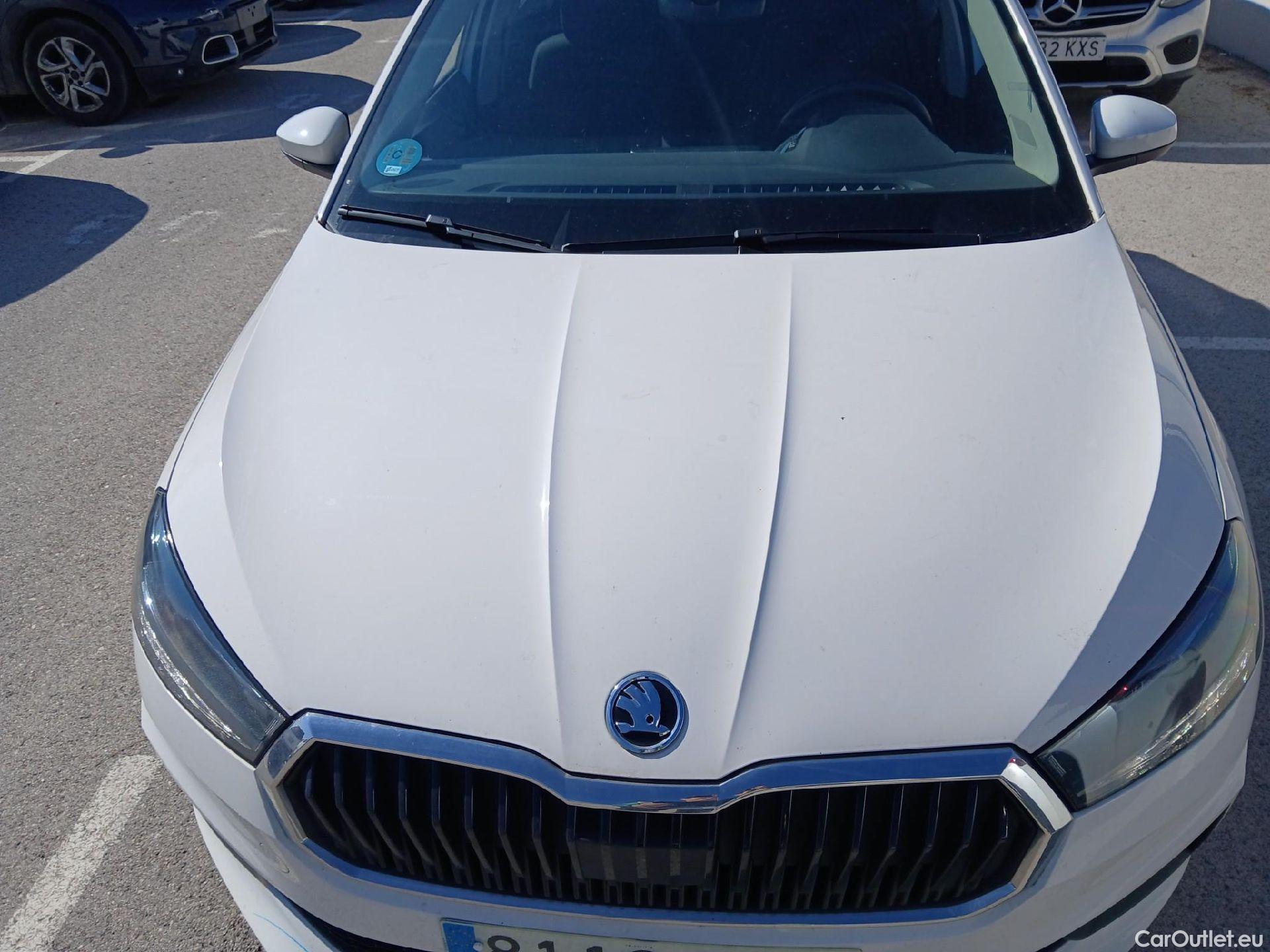  Skoda  Fabia SKODA  / 2021 / 5P / berlina con portón 1.0 TSI 70KW (95CV) Ambition (AC) #3