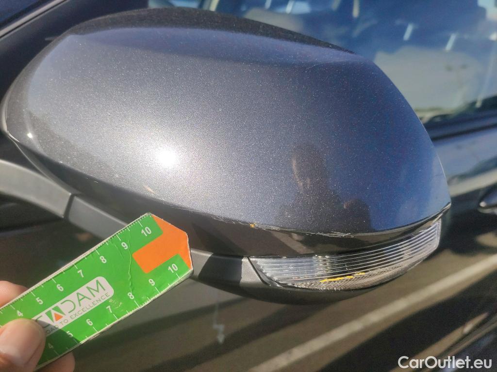  Toyota  Yaris TOYOTA  / 2020 / 5P / berlina con portón 1.5 120H Active Tech #23