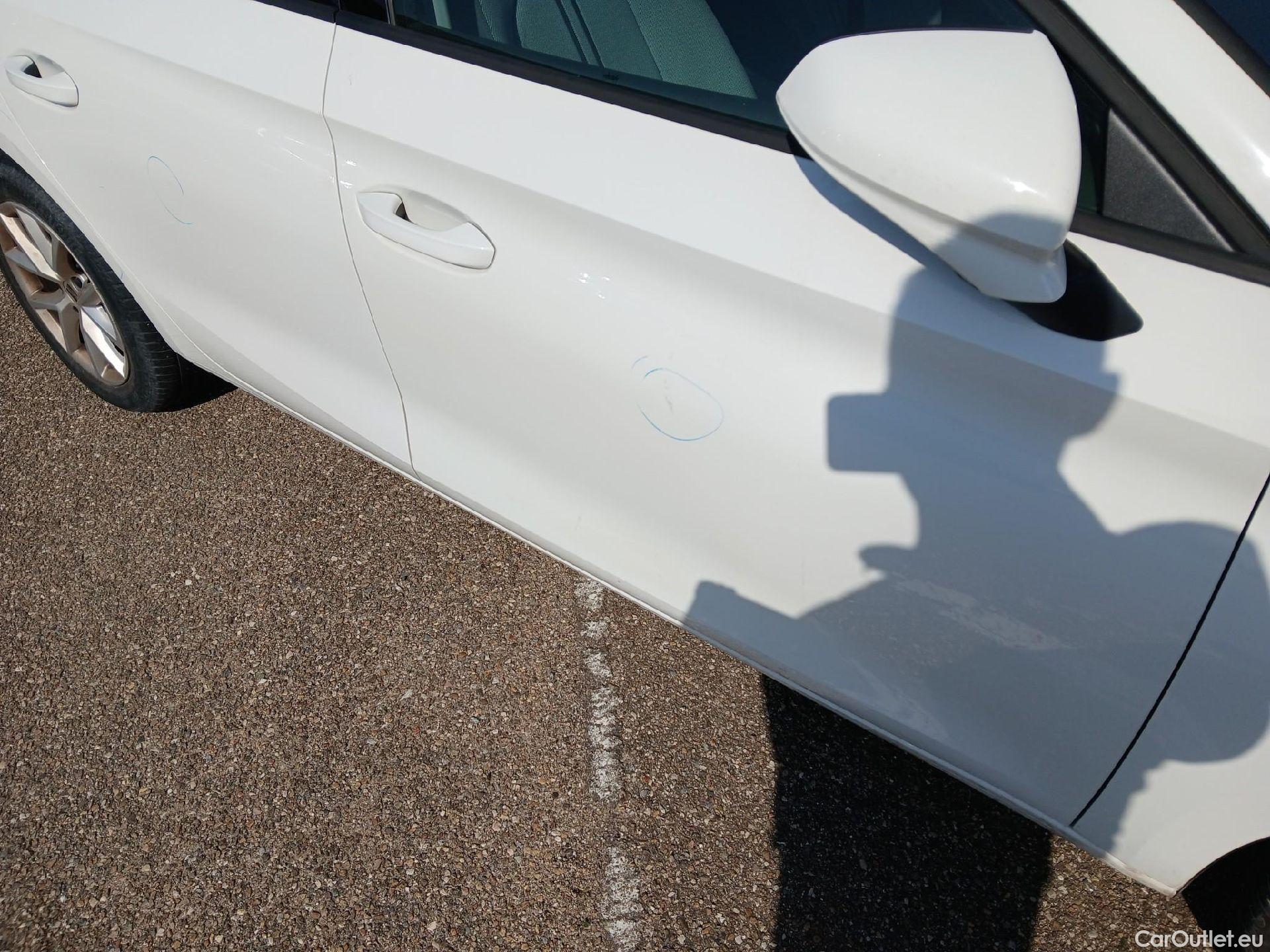  Land Rover  Discovery SEAT Nuevo León / 2020 / 5P / berlina con portón 2.0 TDI 85kW S&S Style Go (AC3) #17