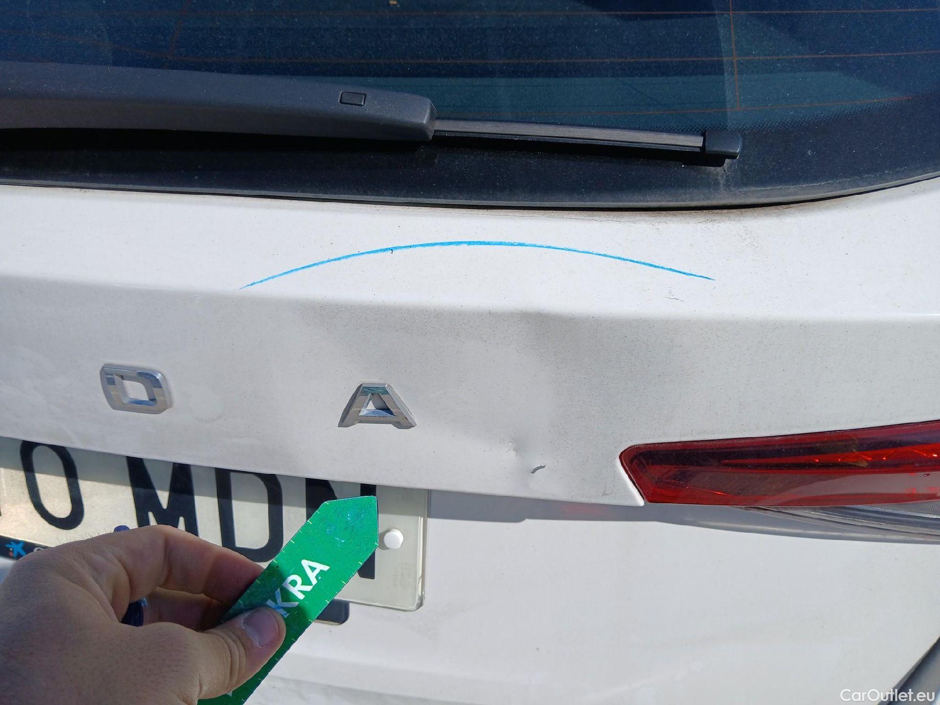  Skoda  Fabia SKODA  / 2021 / 5P / berlina con portón 1.0 TSI 70KW (95CV) Ambition (AC) #9