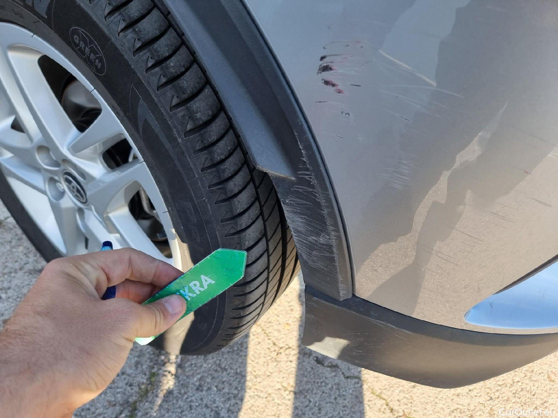  Toyota  C-HR TOYOTA  / 2019 / 5P / todoterreno 1.8 125H Active #11