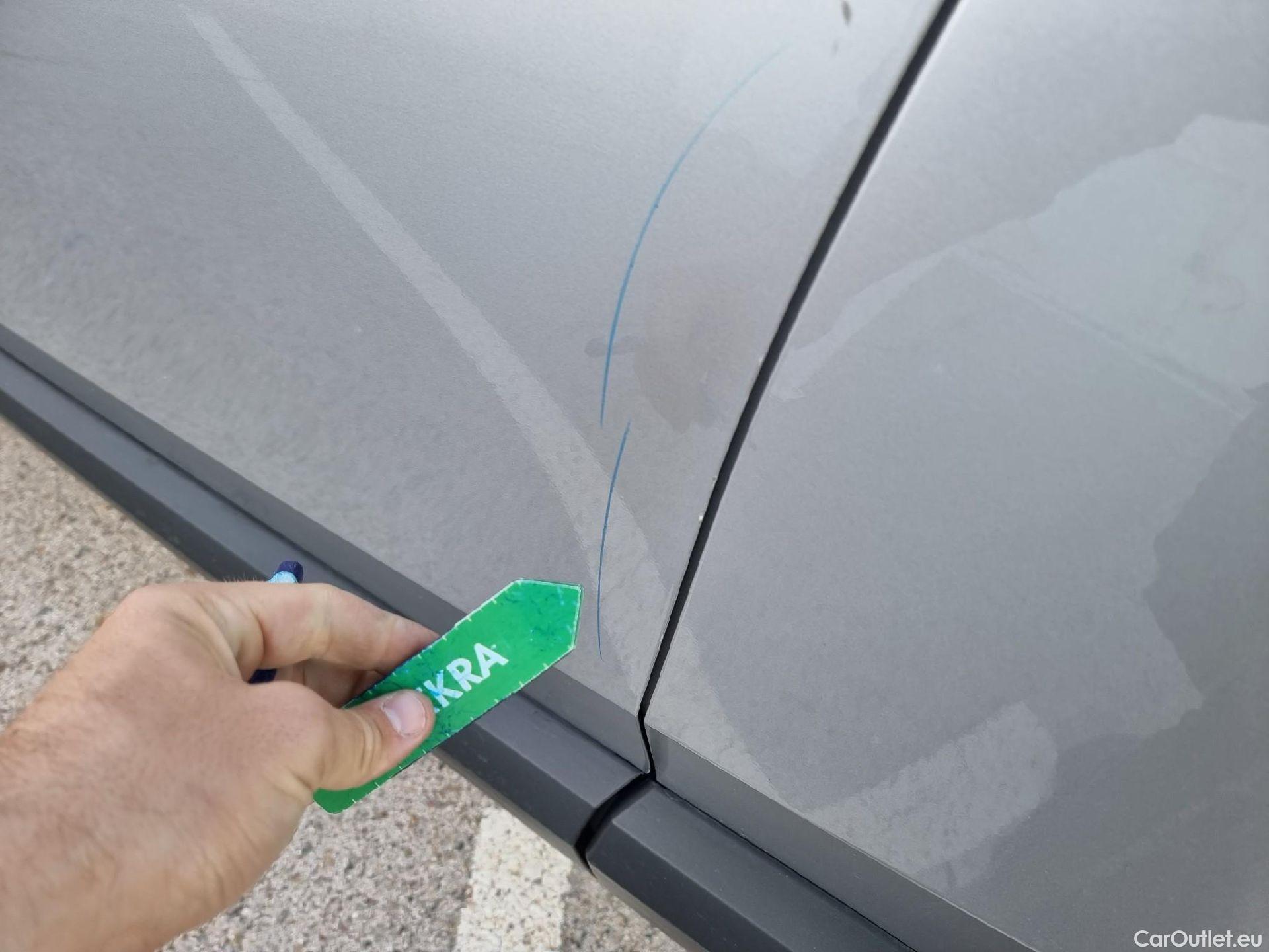  Toyota  C-HR TOYOTA  / 2019 / 5P / todoterreno 1.8 125H Active #7