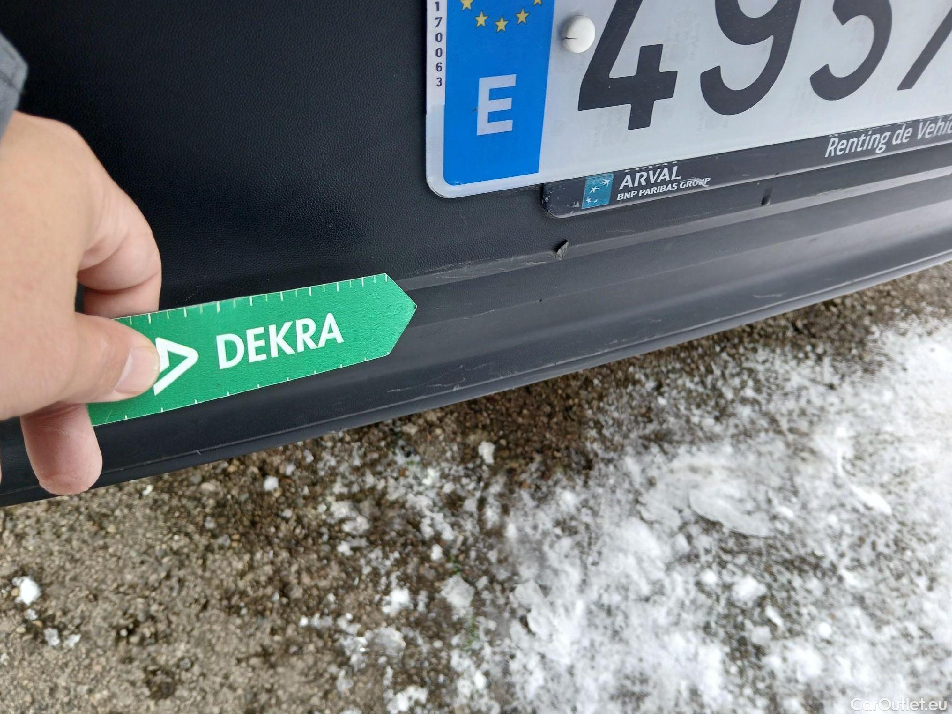  Volkswagen  T-ROC VOLKSWAGEN  / 2017 / 5P / todoterreno Edition 1.0 TSI 85kW (115CV) #28