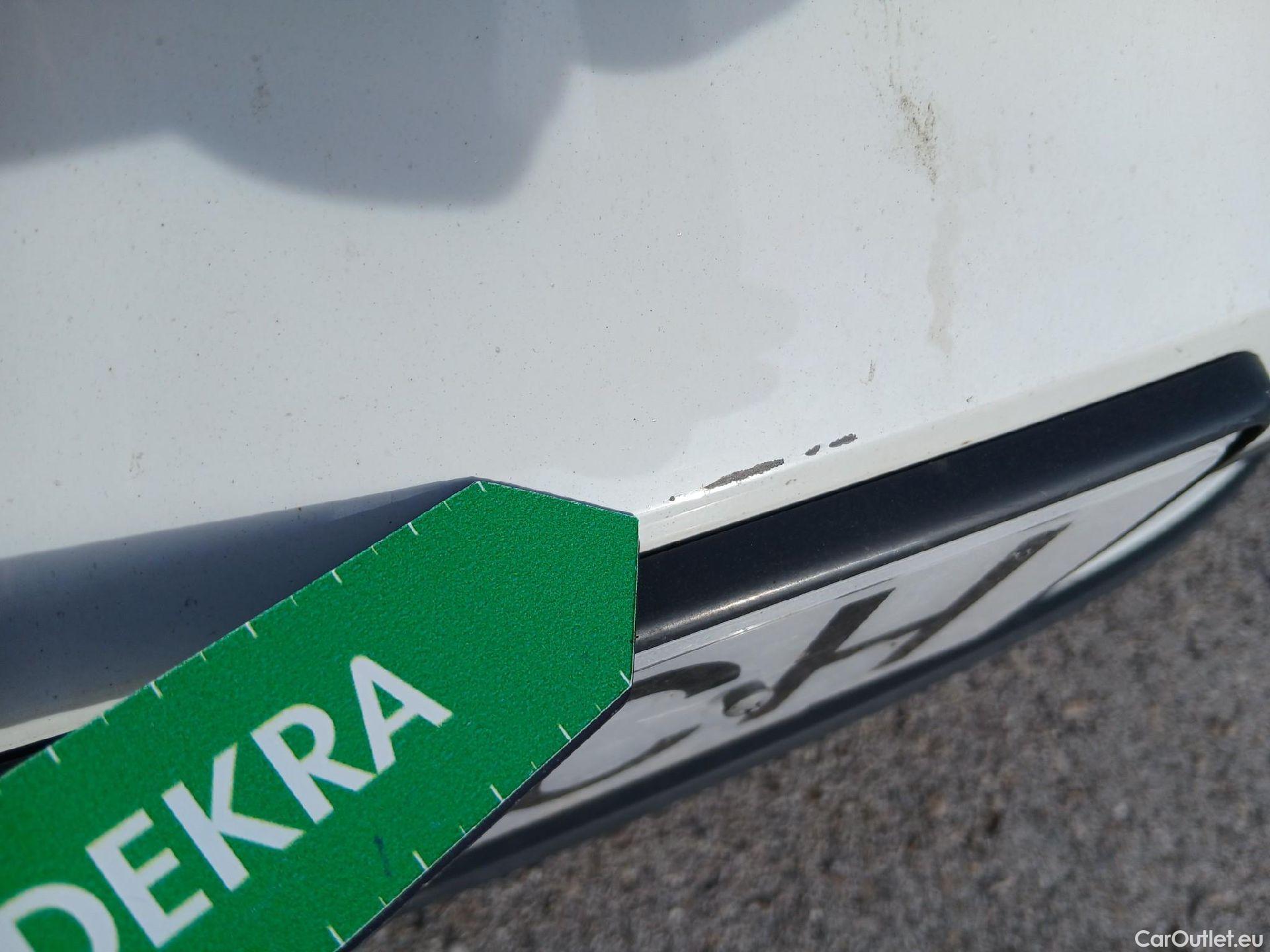  Volkswagen  Polo VOLKSWAGEN  / 2021 / 5P / berlina con portón Life 1.0 TSI 70kW (95CV) #4