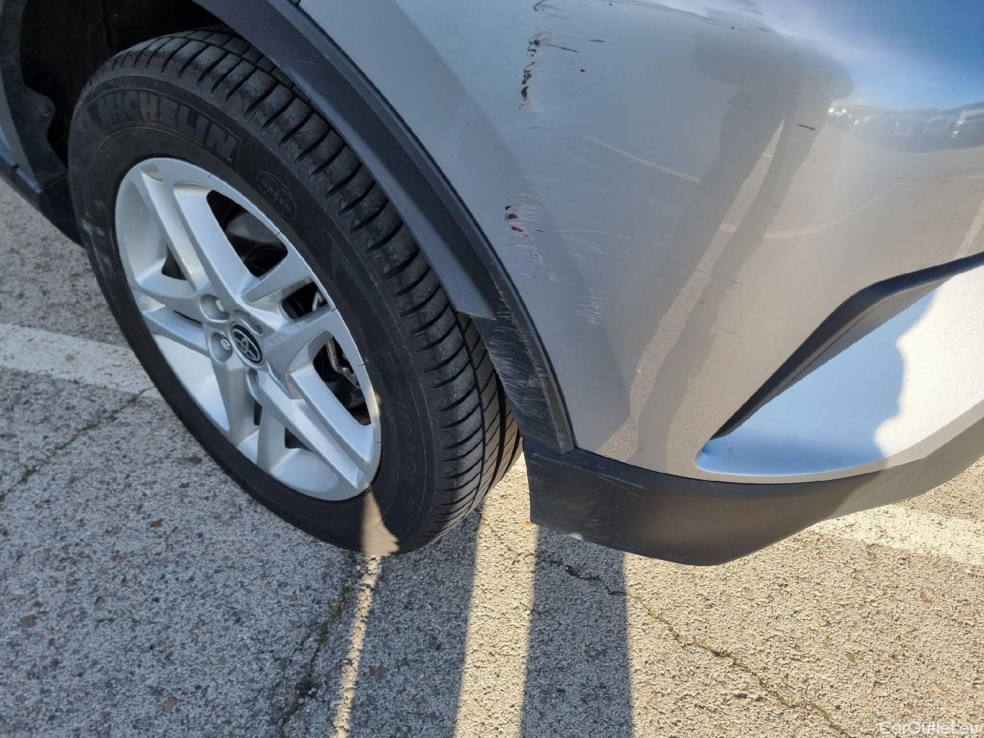  Toyota  C-HR TOYOTA  / 2019 / 5P / todoterreno 1.8 125H Active #12