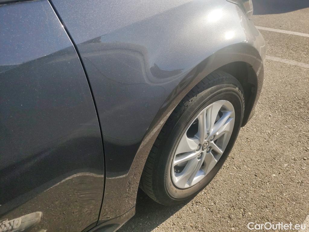  Toyota  Yaris TOYOTA  / 2020 / 5P / berlina con portón 1.5 120H Active Tech #16