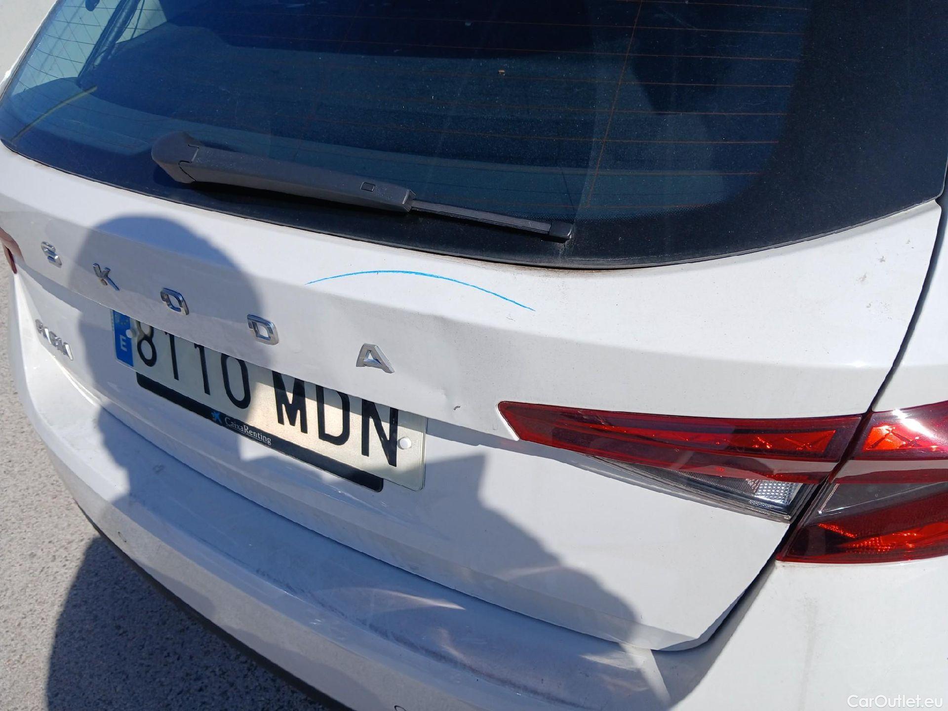  Skoda  Fabia SKODA  / 2021 / 5P / berlina con portón 1.0 TSI 70KW (95CV) Ambition (AC) #8