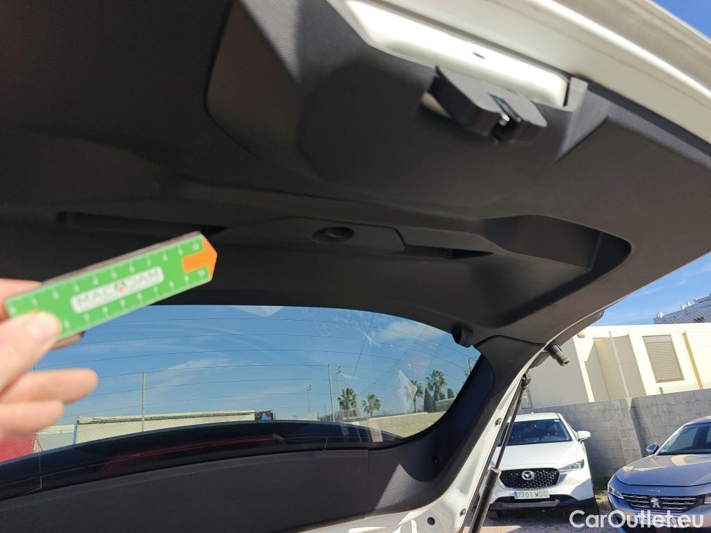  Peugeot  2008 PEUGEOT  / 2019 / 5P / todoterreno Allure BlueHDI 81kW (110CV) #16