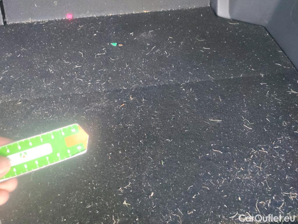  Toyota  Yaris TOYOTA  / 2020 / 5P / berlina con portón 1.5 120H Active Tech #25