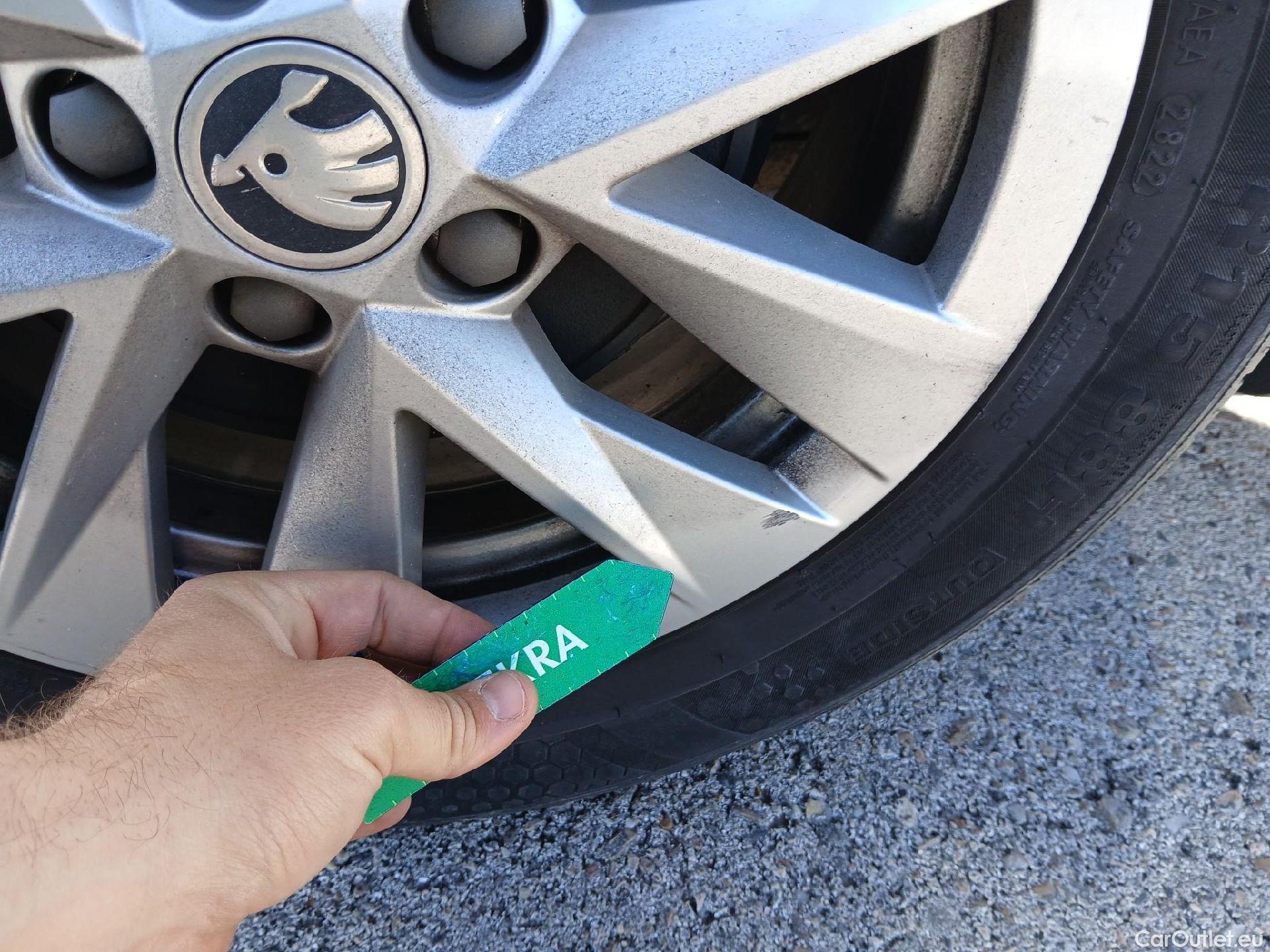  Skoda  Fabia SKODA  / 2021 / 5P / berlina con portón 1.0 TSI 70KW (95CV) Ambition (AC) #13