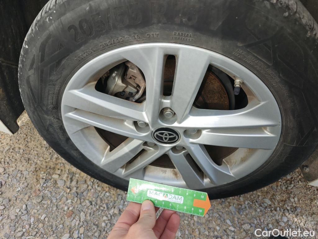  Toyota  Corolla TOYOTA  / 2019 / 5P / familiar 1.8 125H ACTIVE TECH E-CVT TOU SPORT #32