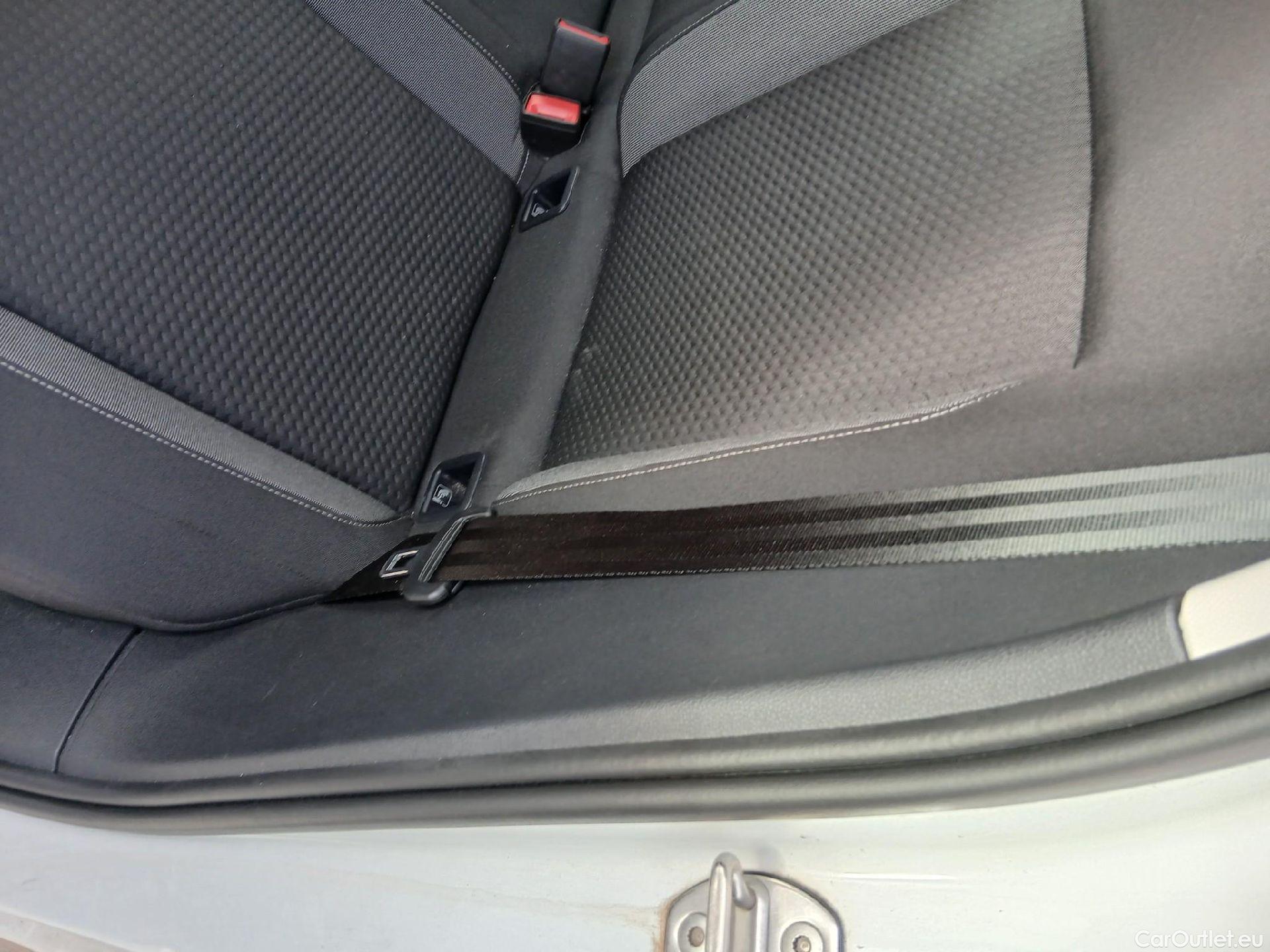  Volkswagen  Polo VOLKSWAGEN  / 2021 / 5P / berlina con portón Life 1.0 TSI 70kW (95CV) #21