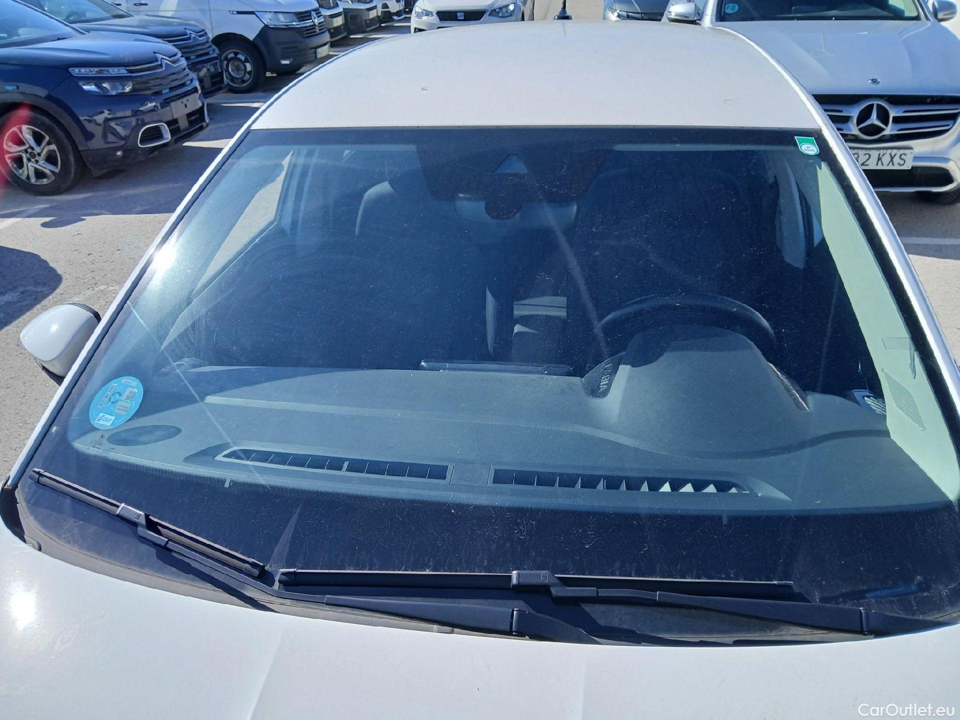  Skoda  Fabia SKODA  / 2021 / 5P / berlina con portón 1.0 TSI 70KW (95CV) Ambition (AC) #5