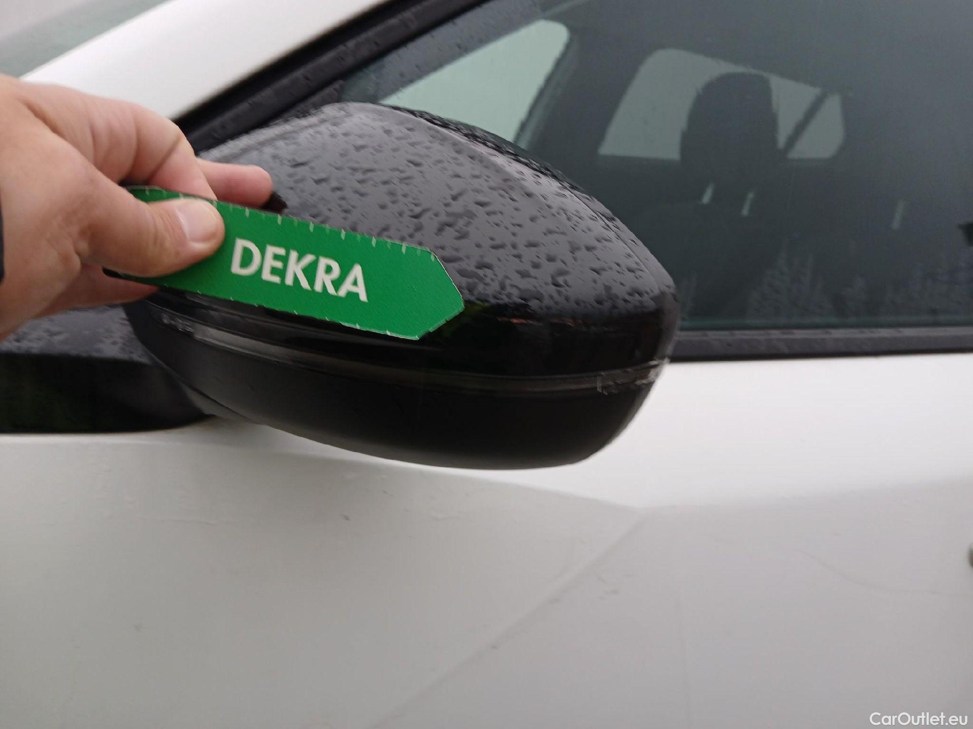  Peugeot  2008 PEUGEOT  / 2019 / 5P / todoterreno Allure BlueHDI 81kW (110CV) #11