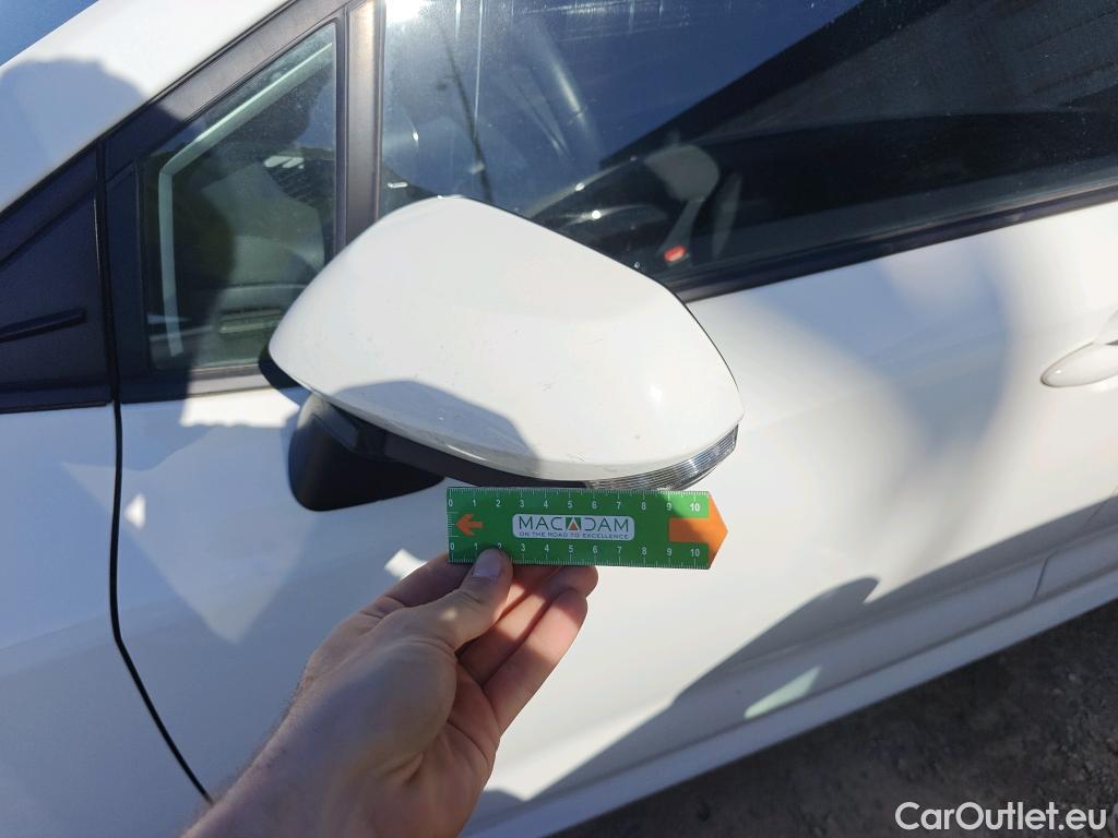  Toyota  Corolla TOYOTA  / 2019 / 5P / familiar 1.8 125H ACTIVE TECH E-CVT TOU SPORT #26