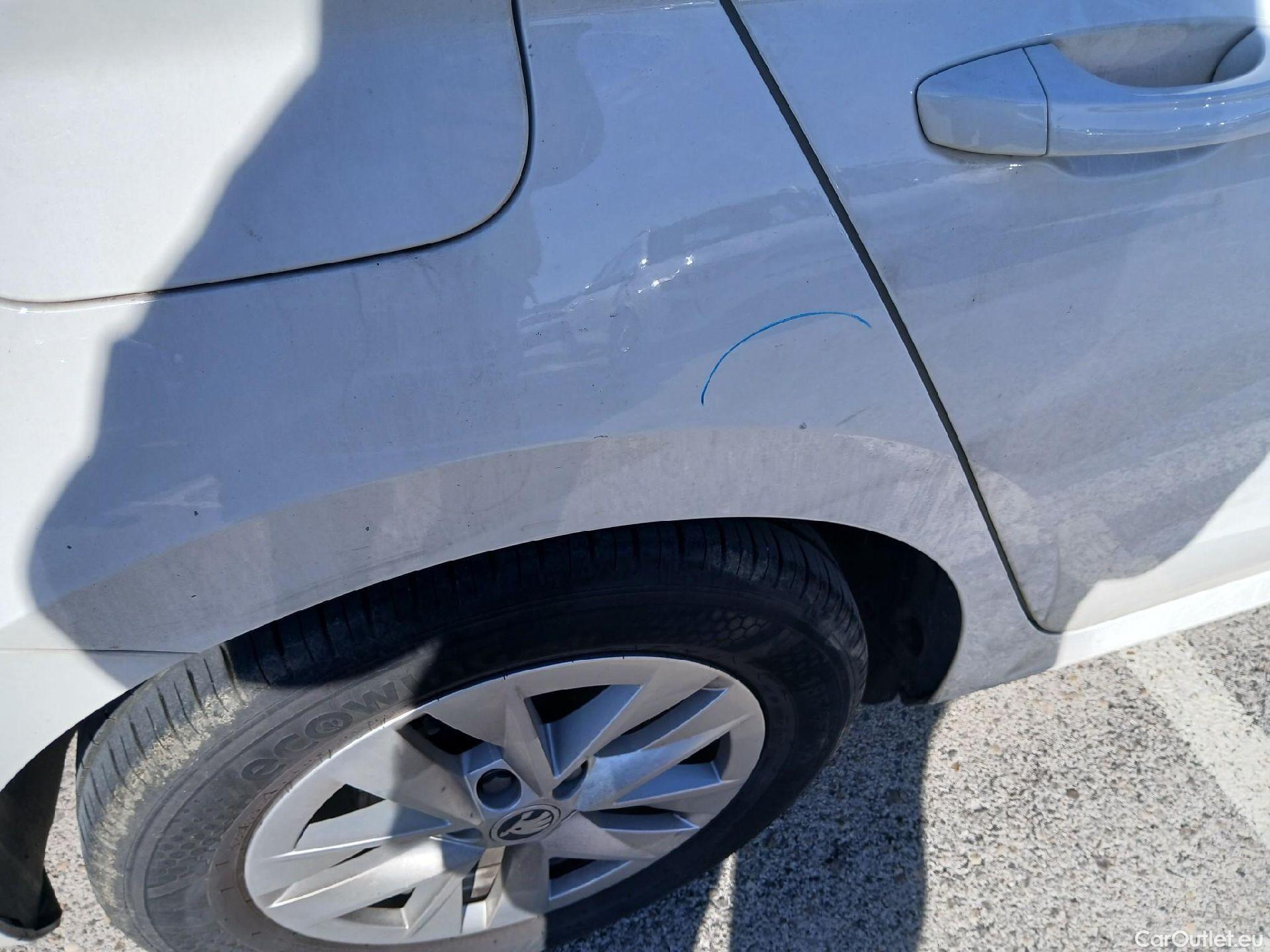  Skoda  Fabia SKODA  / 2021 / 5P / berlina con portón 1.0 TSI 70KW (95CV) Ambition (AC) #10