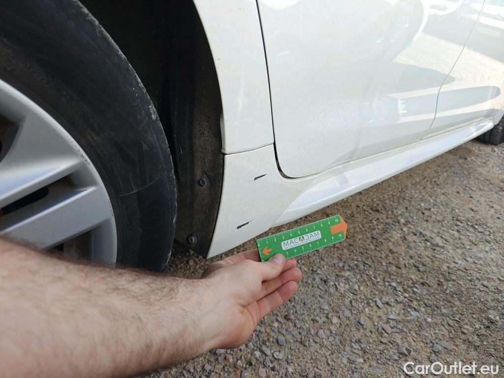  Toyota  Corolla TOYOTA  / 2019 / 5P / familiar 1.8 125H ACTIVE TECH E-CVT TOU SPORT #20