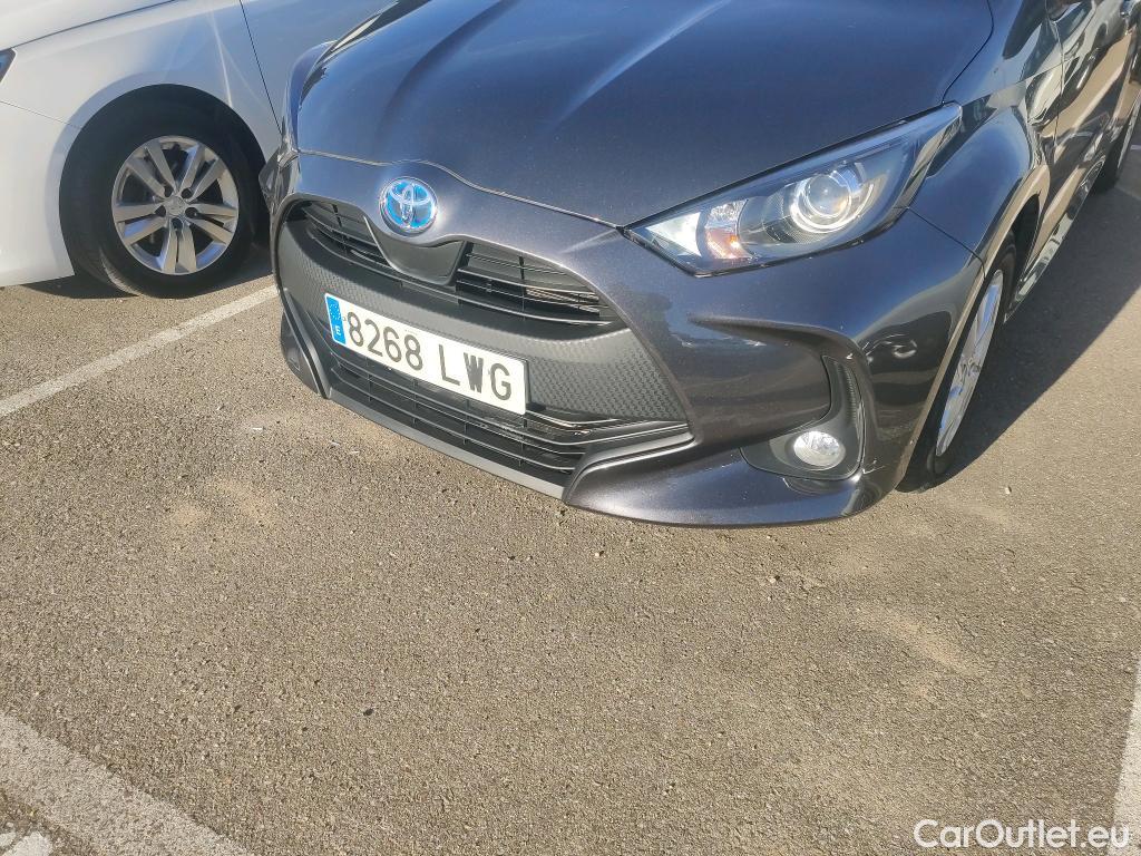  Toyota  Yaris TOYOTA  / 2020 / 5P / berlina con portón 1.5 120H Active Tech #5
