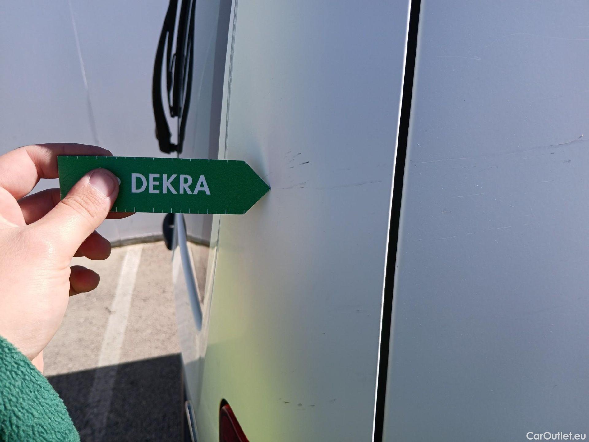  Citroen  Berlingo CITROEN  / 2018 / 4P / combi Talla M BlueHDi 100 LIVE (AC) #39