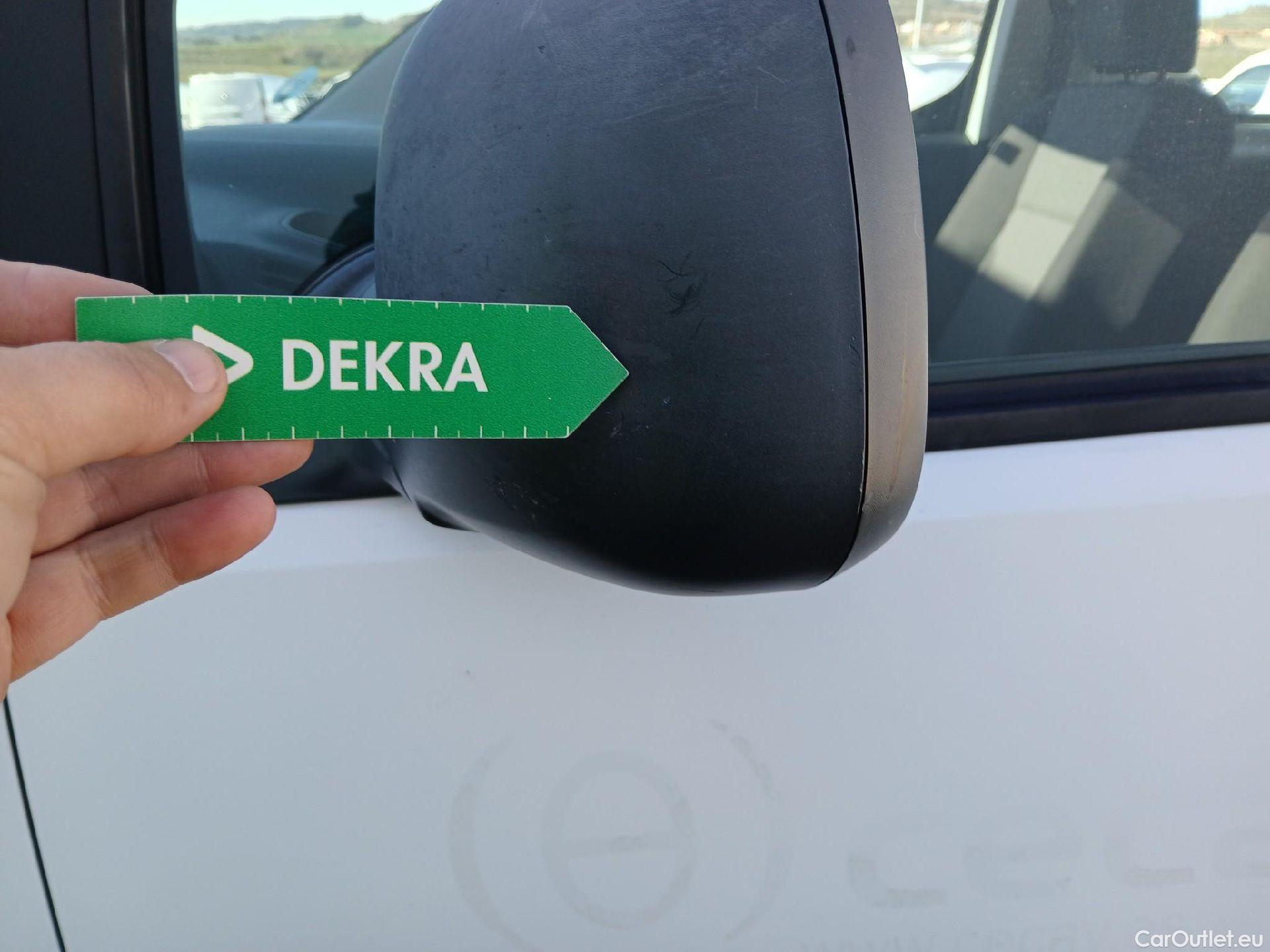  Citroen  Berlingo CITROEN  / 2018 / 4P / combi Talla M BlueHDi 100 LIVE (AC) #24