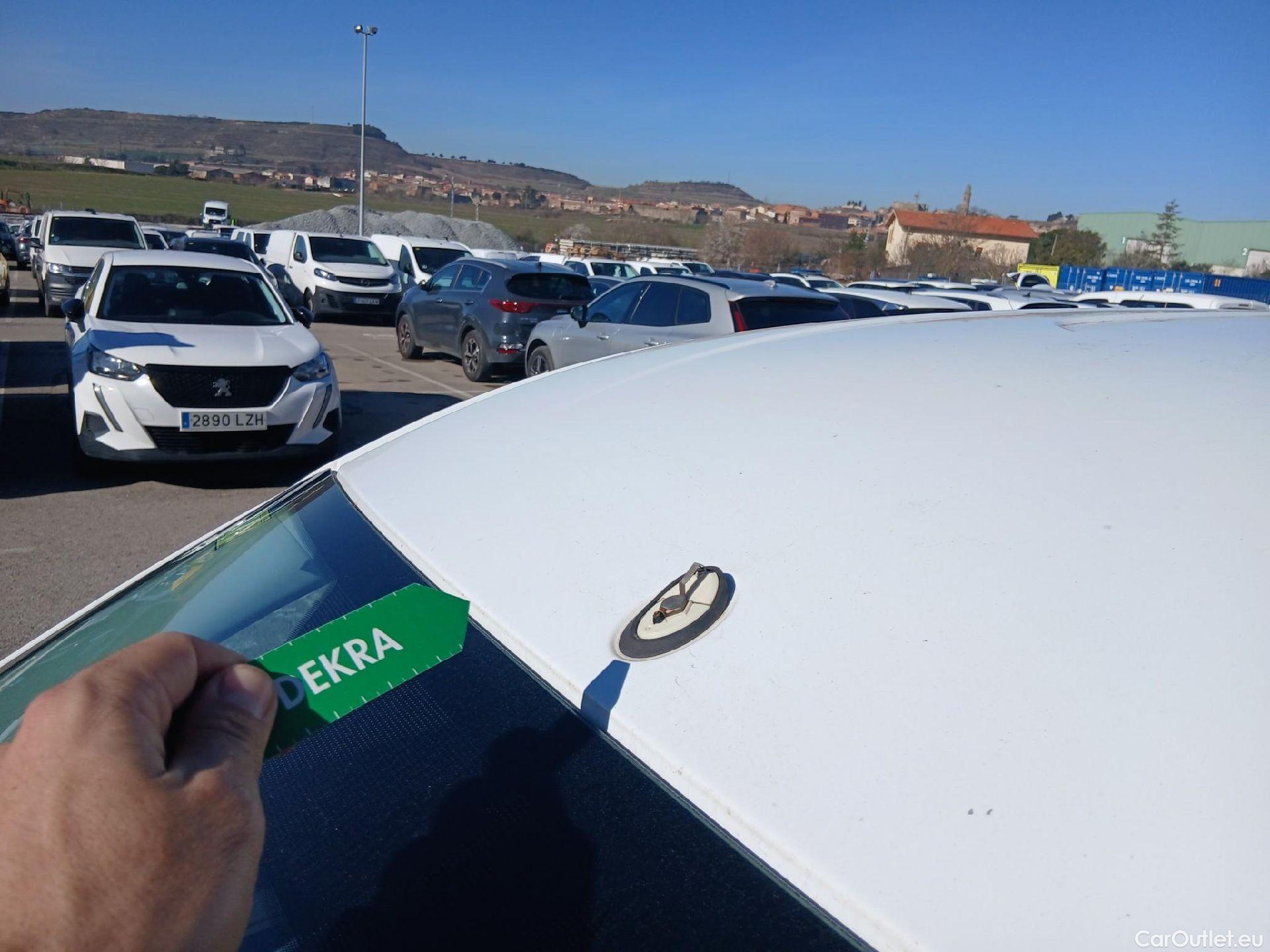  Ford  Transit FORD  Courier/2014/4P/furgón der.turis Van 1.5 TDCi 56kW Trend #3