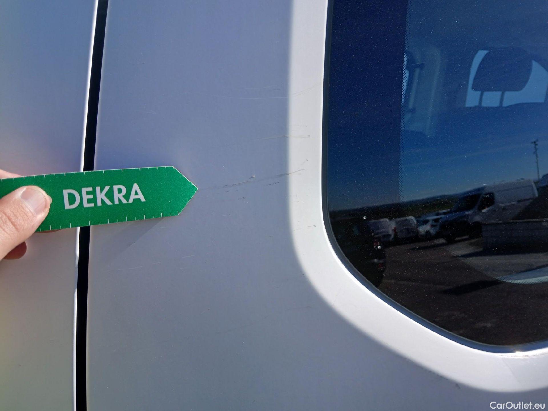  Citroen  Berlingo CITROEN  / 2018 / 4P / combi Talla M BlueHDi 100 LIVE (AC) #43