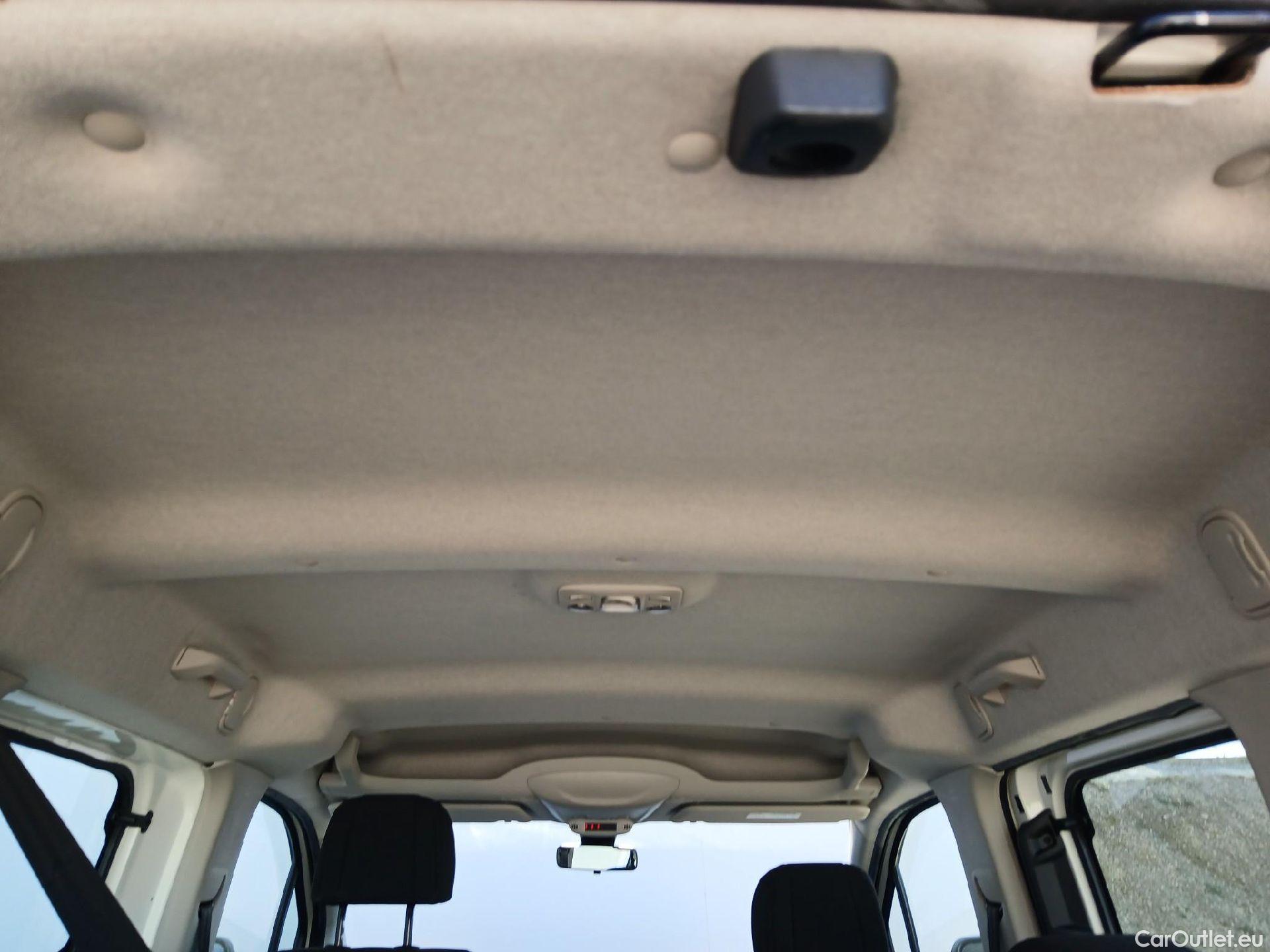  Citroen  Berlingo CITROEN  / 2018 / 4P / combi Talla M BlueHDi 100 LIVE (AC) #2