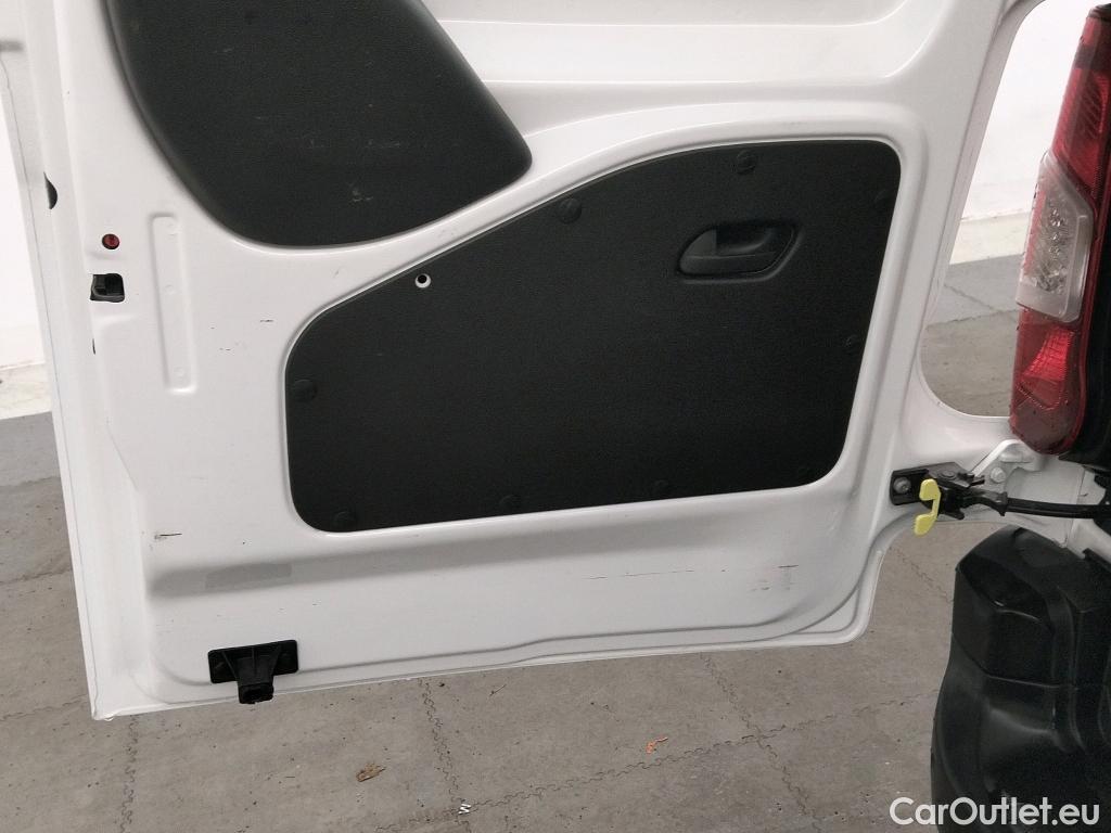  Citroen  Berlingo CITROEN  / 2018 / 5P / monovolumen compacto Talla M BlueHDi 100 S&S 100 AÑOS #10