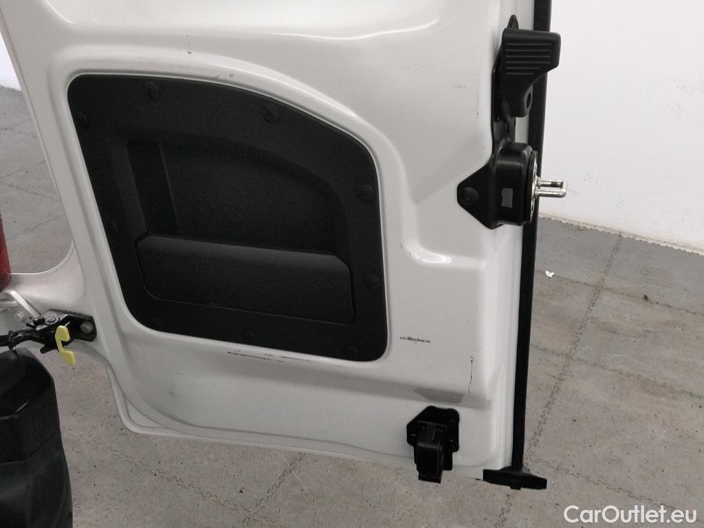  Citroen  Berlingo CITROEN  / 2018 / 5P / monovolumen compacto Talla M BlueHDi 100 S&S 100 AÑOS #9