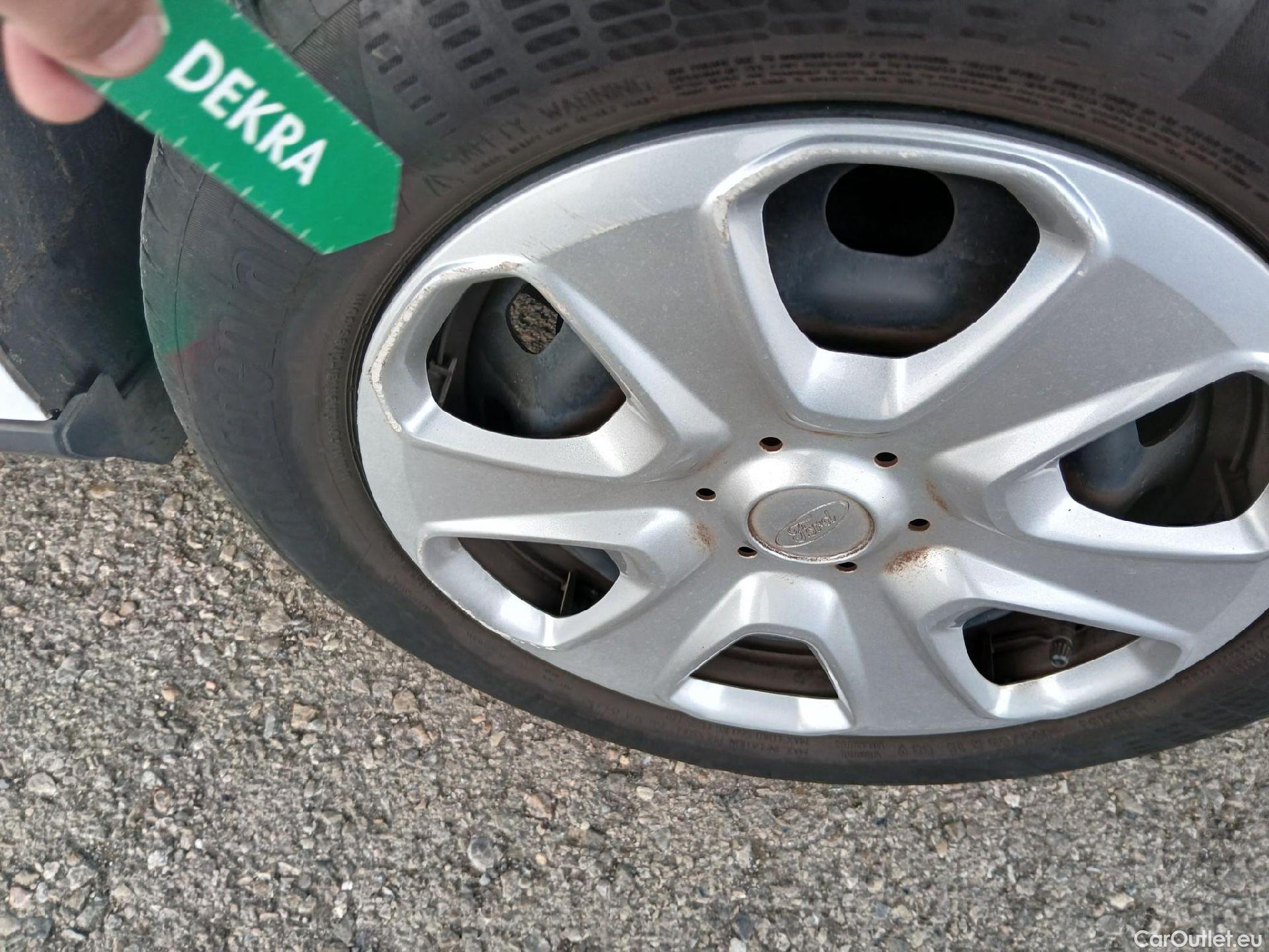  Ford  Transit Connect FORD Transit Courier / 2014 / 4P / combi Kombi 1.5 TDCi 71kW Trend #33