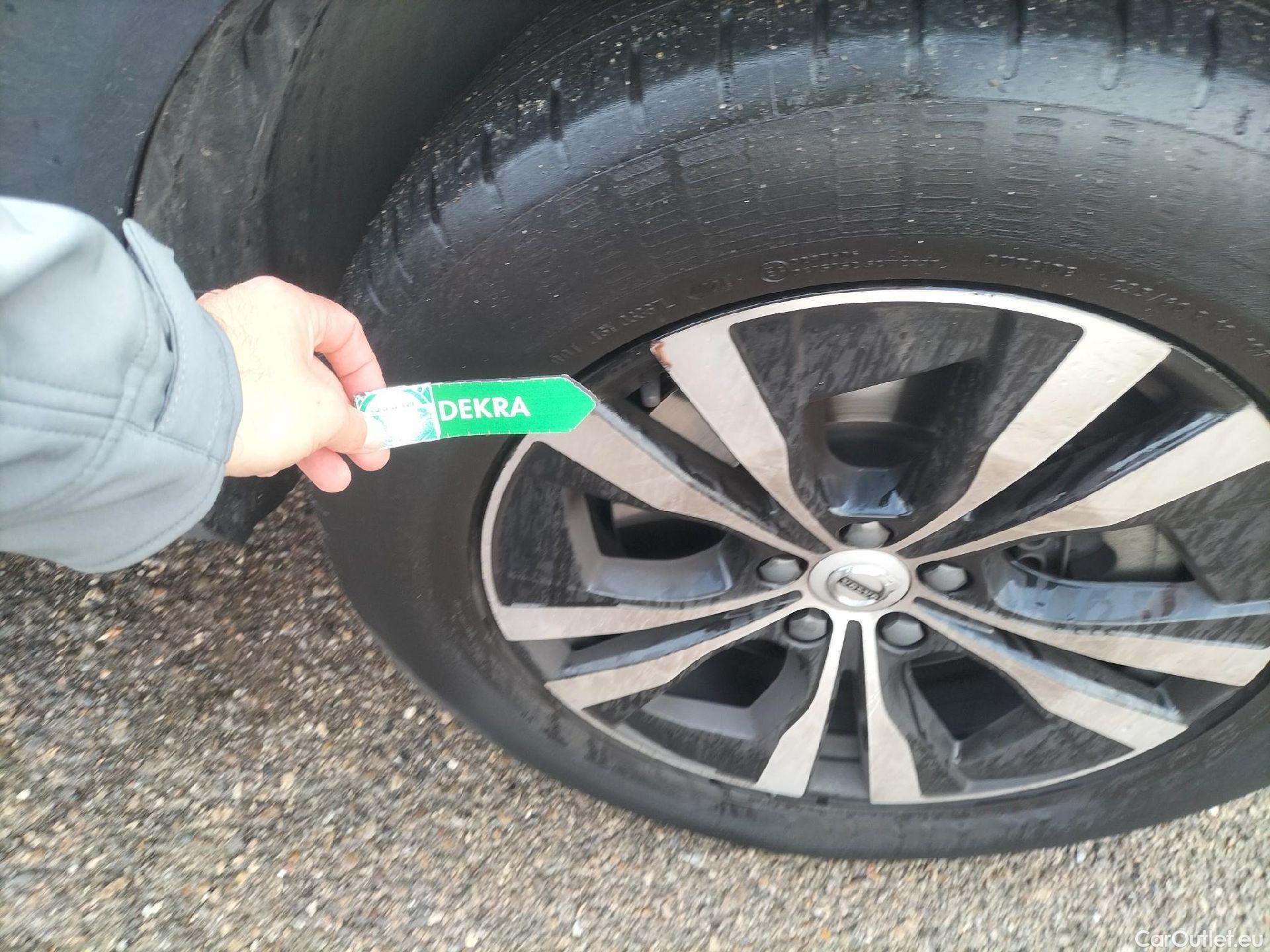  Volvo  XC60 VOLVO  / 2017 / 5P / todoterreno 2.0 T6 AWD Recharge Inscription Exp Auto #34