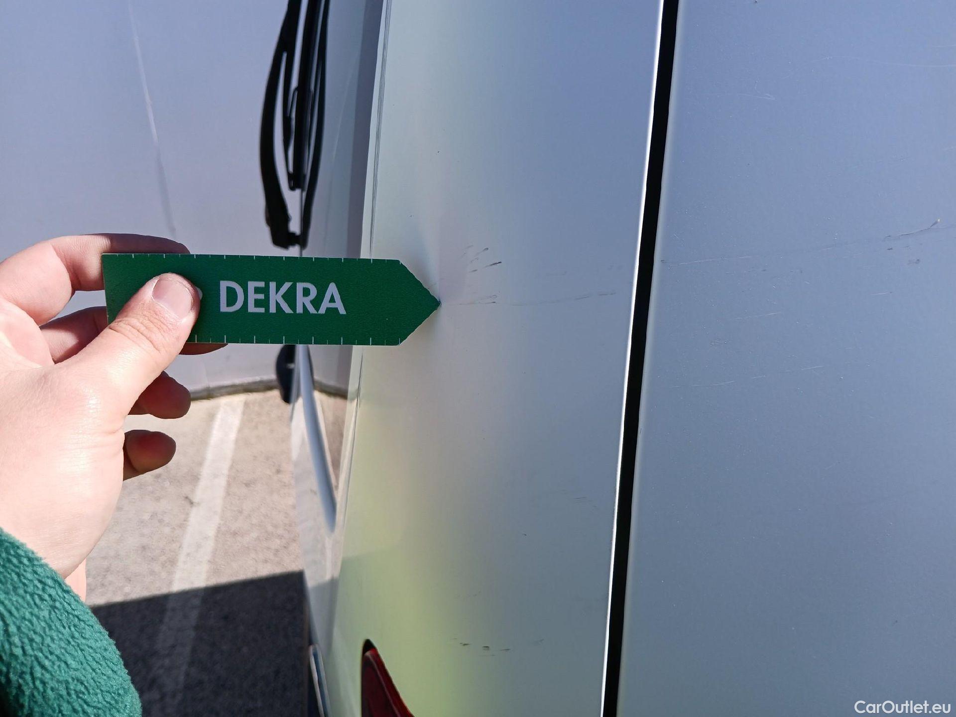  Citroen  Berlingo CITROEN  / 2018 / 4P / combi Talla M BlueHDi 100 LIVE (AC) #38