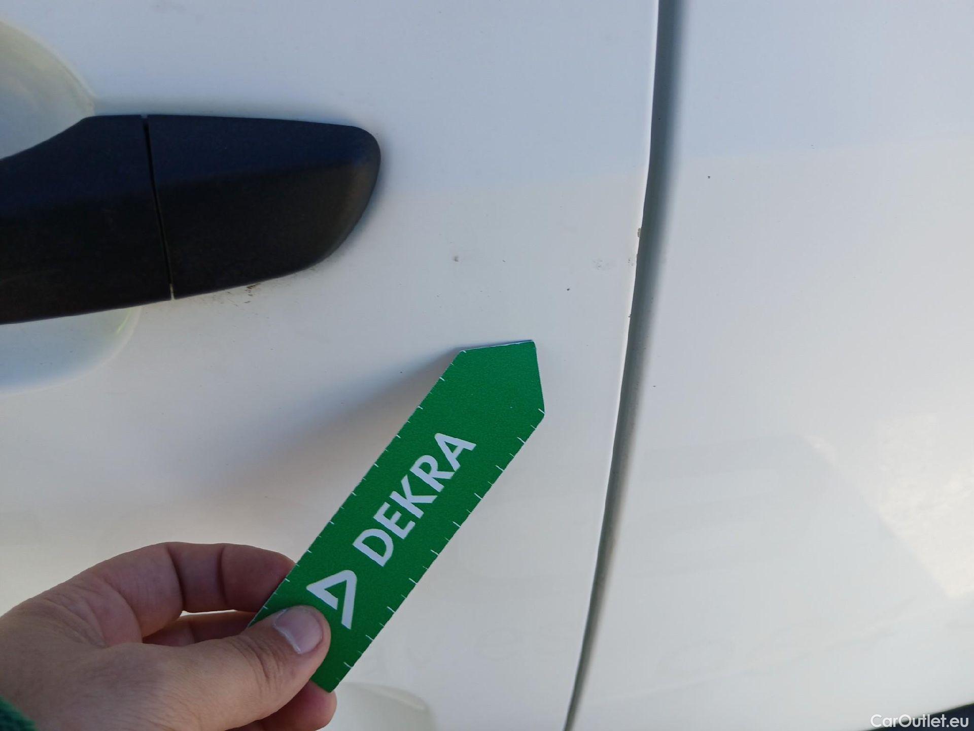  Citroen  Berlingo CITROEN  / 2018 / 4P / combi Talla M BlueHDi 100 LIVE (AC) #36