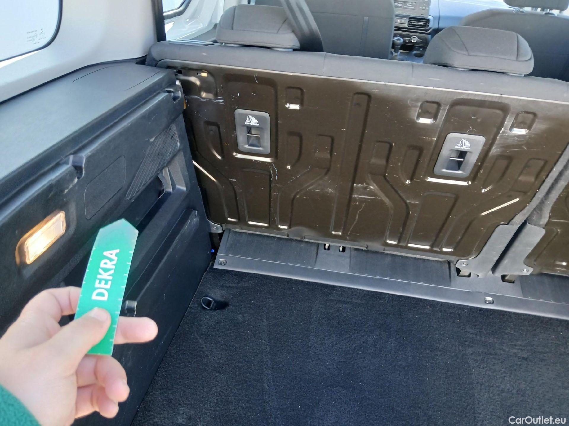  Citroen  Berlingo CITROEN  / 2018 / 4P / combi Talla M BlueHDi 100 LIVE (AC) #7