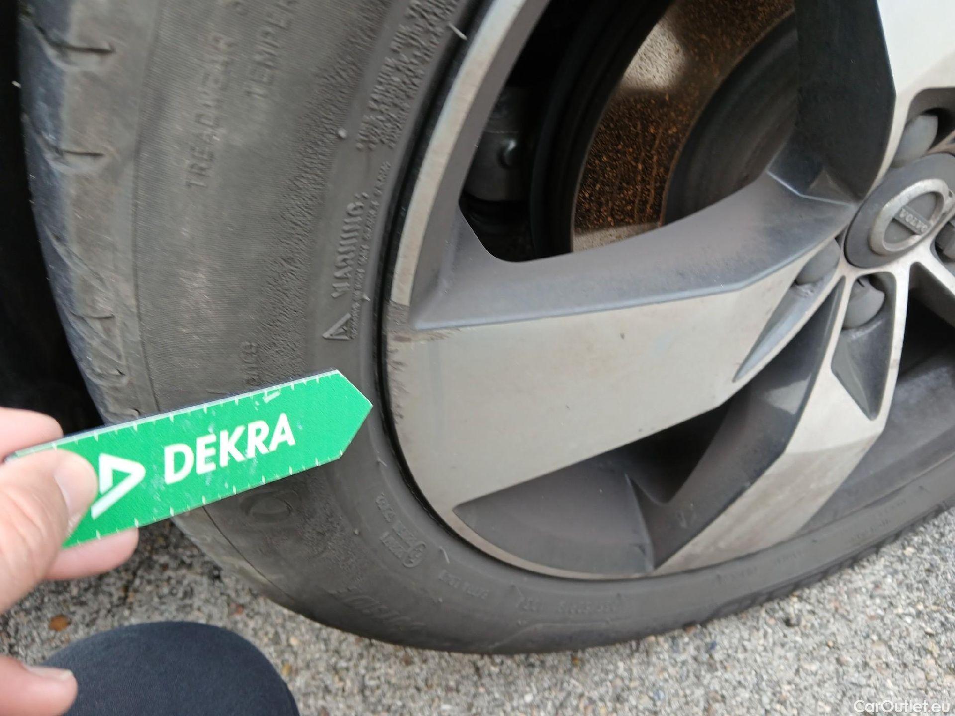  Volvo  XC 40 VOLVO XC40 / 2017 / 5P / todoterreno 1.5 T3 Business Plus Auto #7