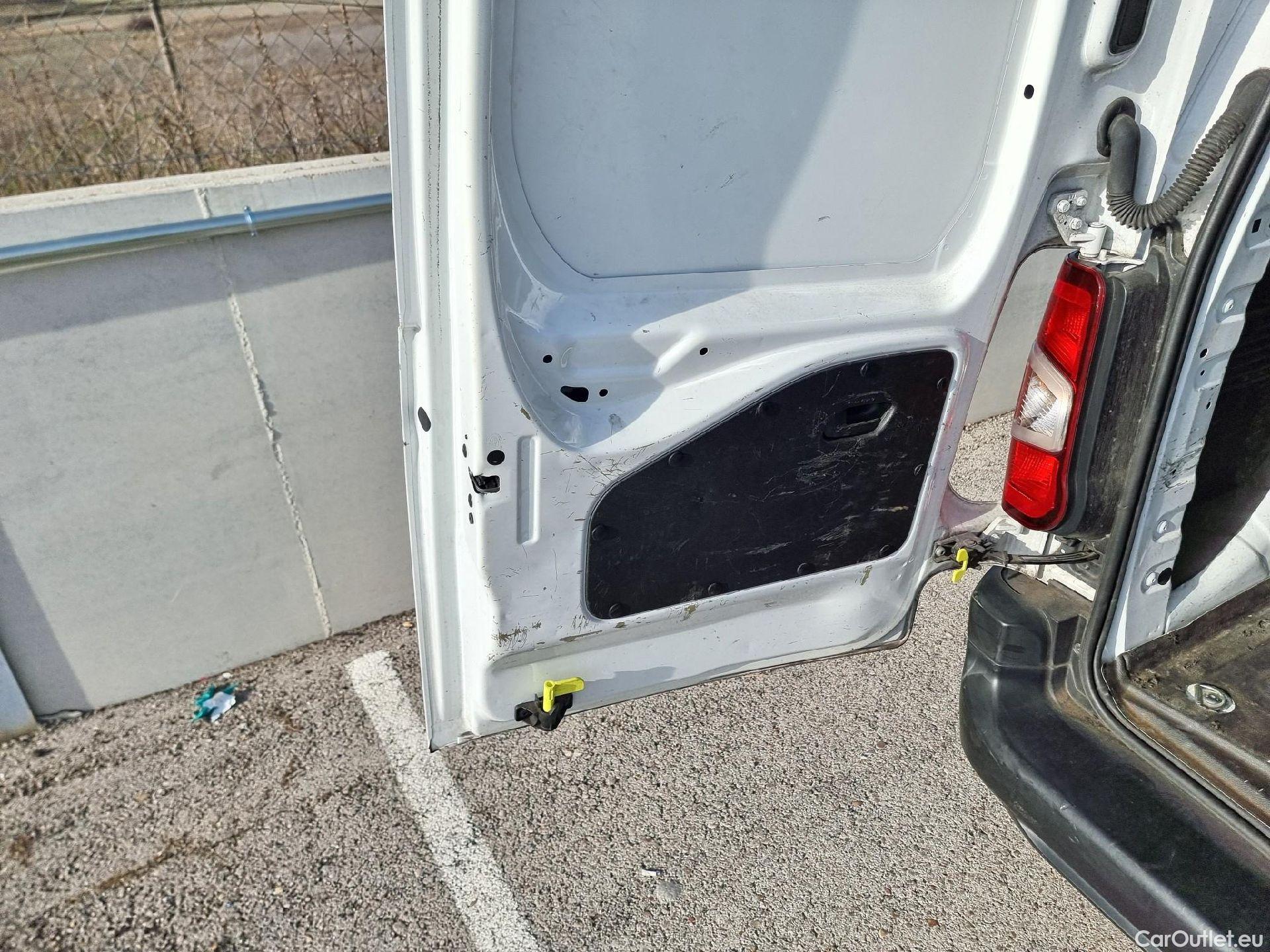  Citroen  Berlingo CITROEN  / 2018 / 3P / furgón derivado de turismo Talla M BlueHDi 100 CONTROL (AC2) #5