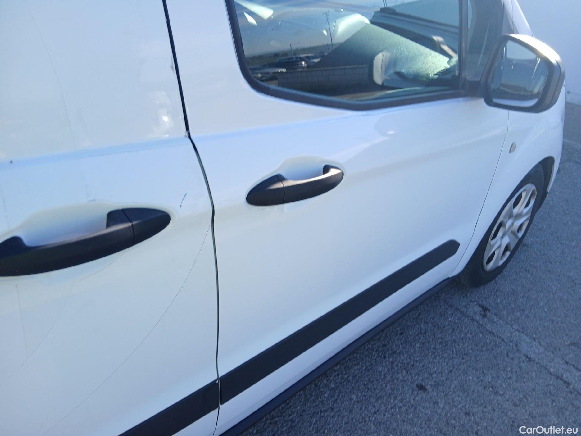  Ford  Transit FORD  Courier/2014/4P/furgón der.turis Van 1.5 TDCi 56kW Trend #24