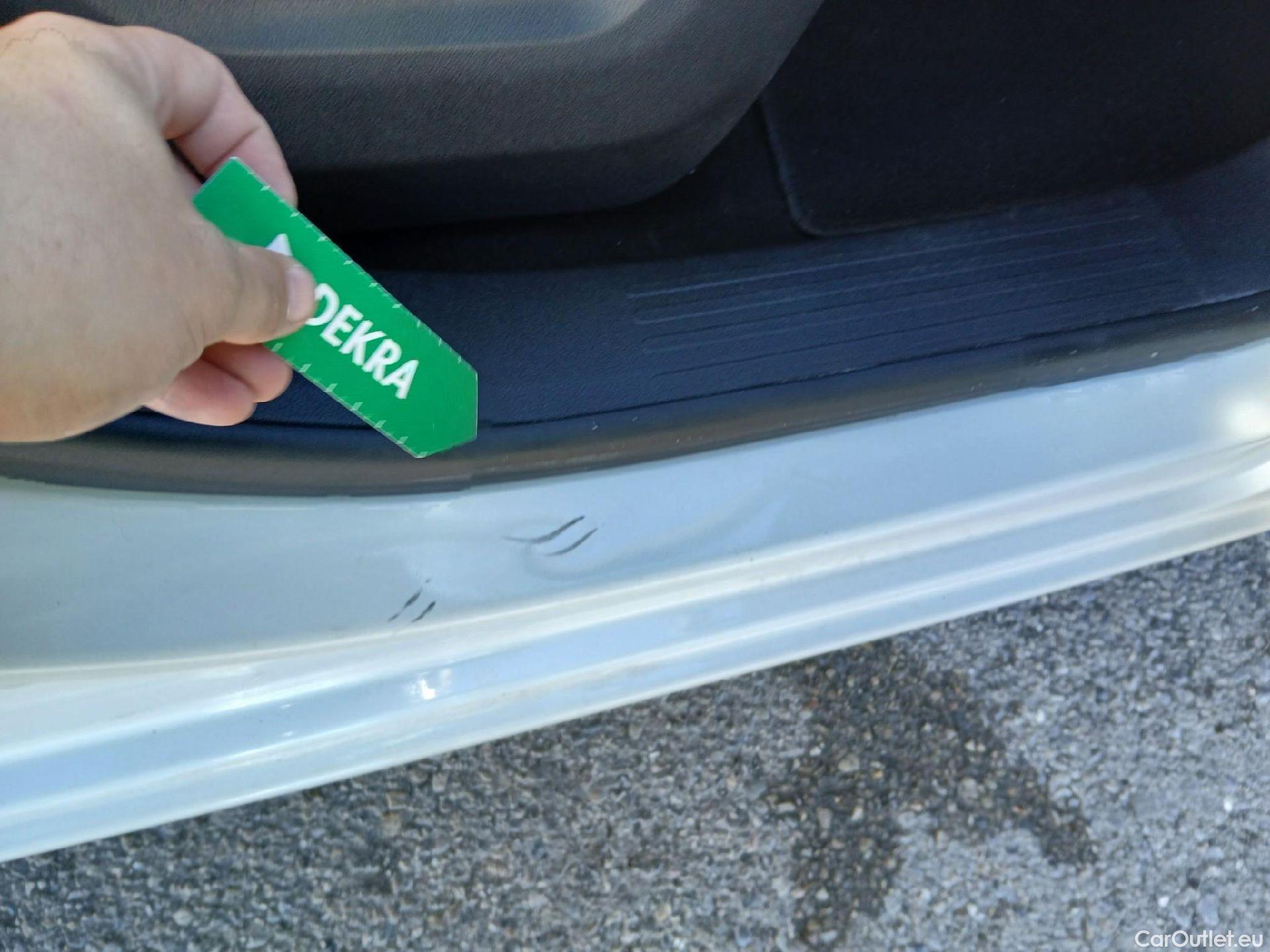  Citroen  Berlingo CITROEN  / 2018 / 4P / combi Talla M BlueHDi 100 LIVE (AC) #53