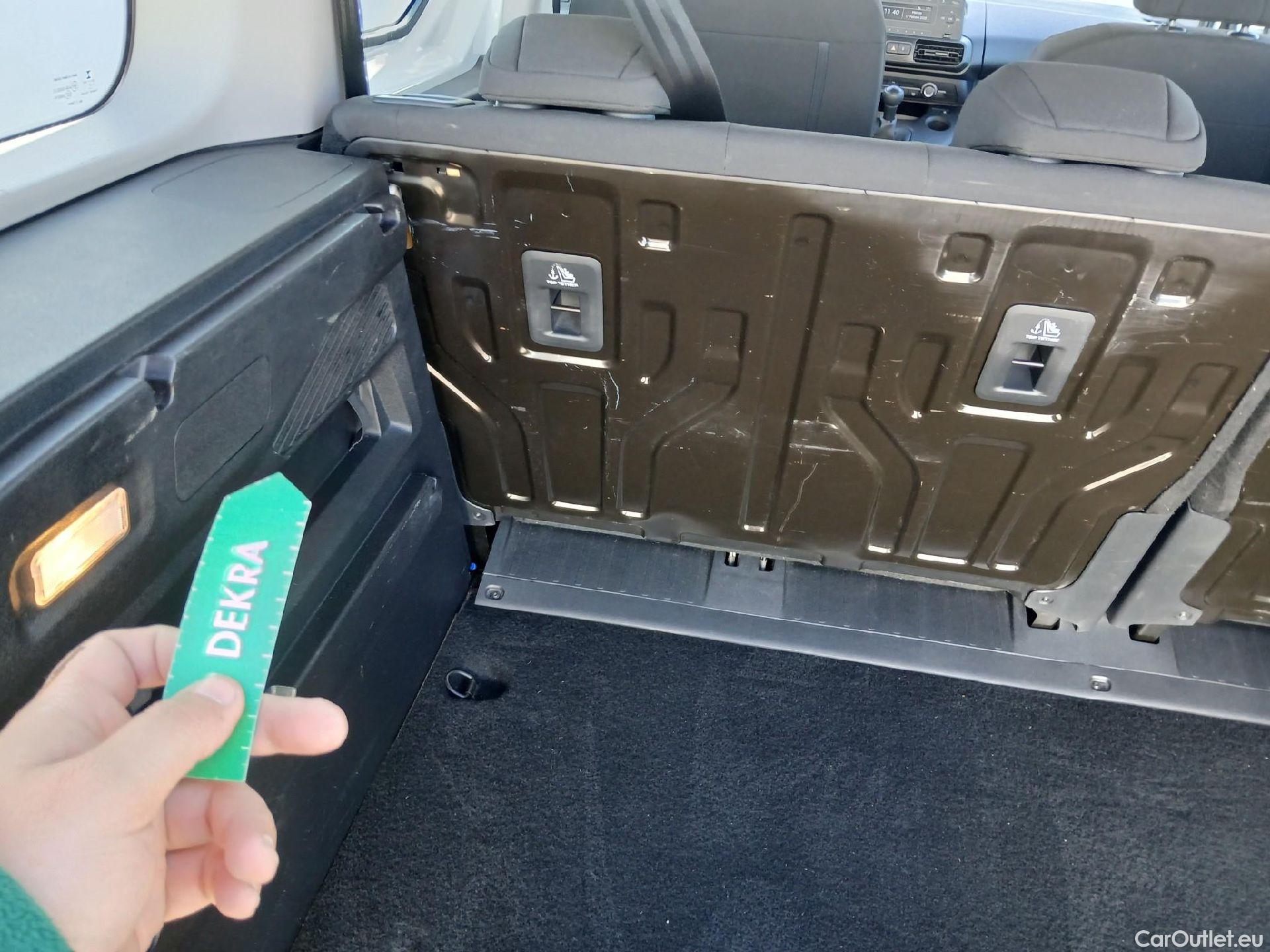  Citroen  Berlingo CITROEN  / 2018 / 4P / combi Talla M BlueHDi 100 LIVE (AC) #5