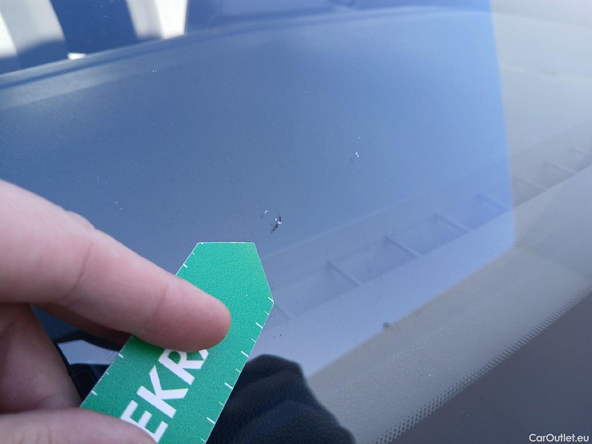  Citroen  Berlingo CITROEN  / 2018 / 4P / combi Talla M BlueHDi 100 LIVE (AC) #13