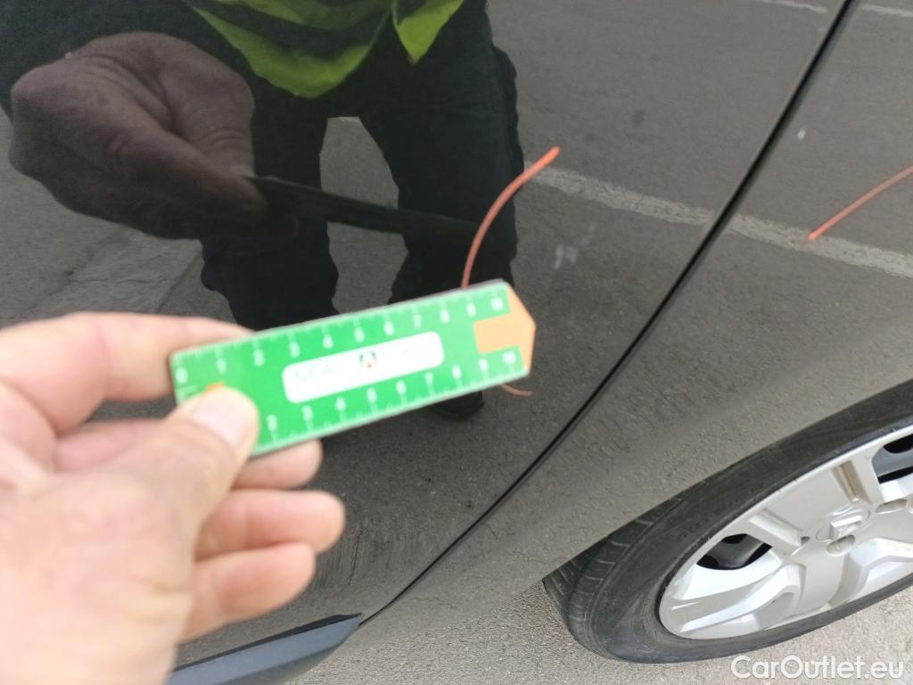  Dacia  Lodgy DACIA  / 2012 / 5P / monovolumen compacto Comfort 1.6 75kW (100CV) GLP 7Pl - 18 #26