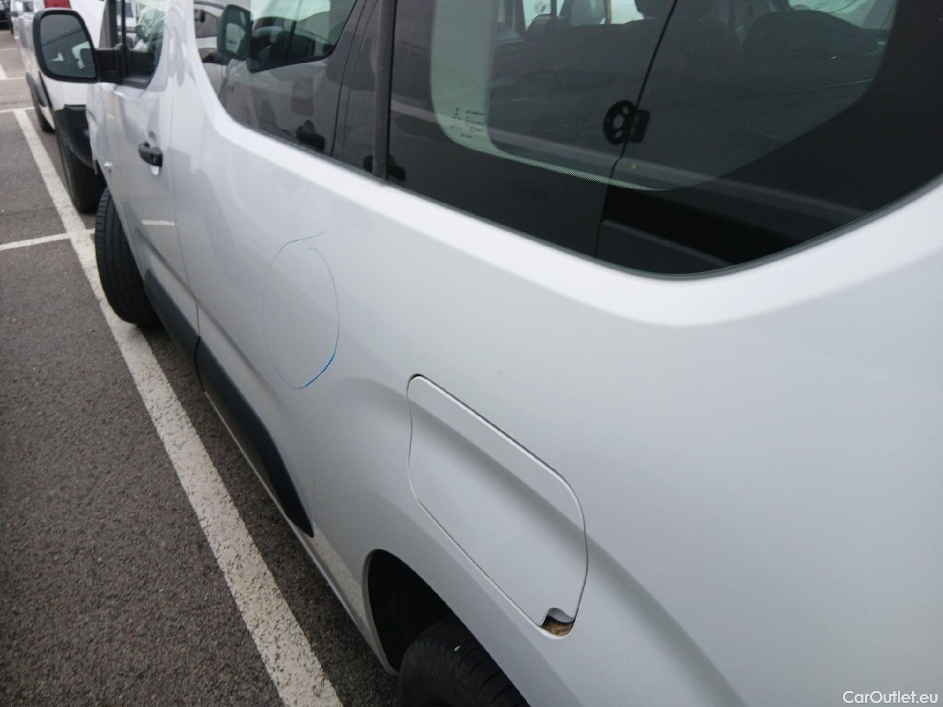  Citroen  Berlingo CITROEN  / 2018 / 4P / monovolumen compacto Talla M BlueHDi 100 S&S LIVE PACK #6