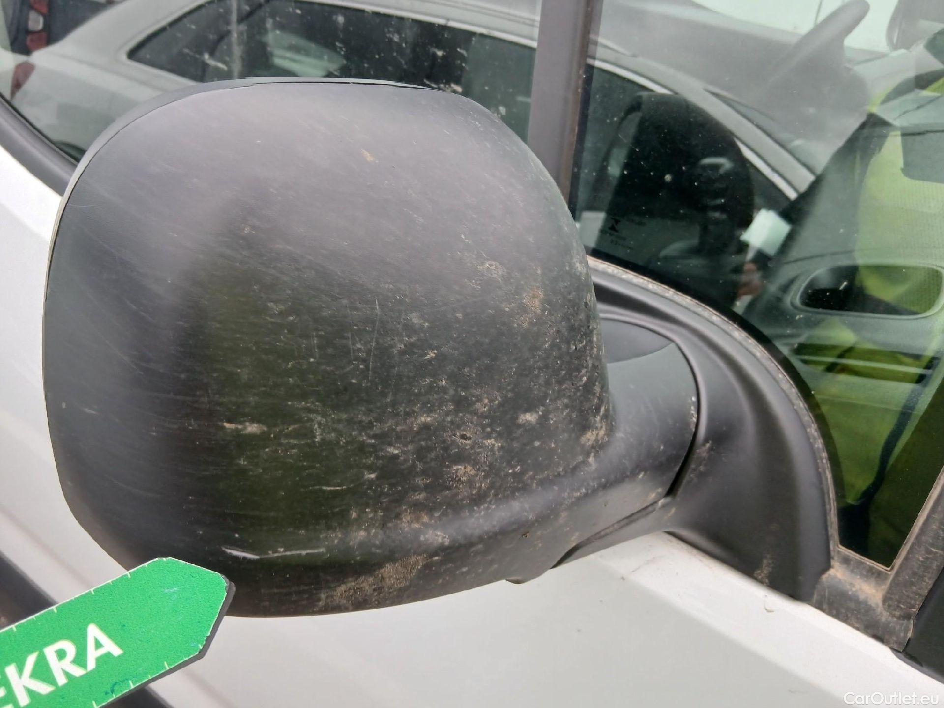  Citroen  Berlingo CITROEN  / 2018 / 4P / monovolumen compacto Talla M BlueHDi 100 S&S LIVE PACK #16