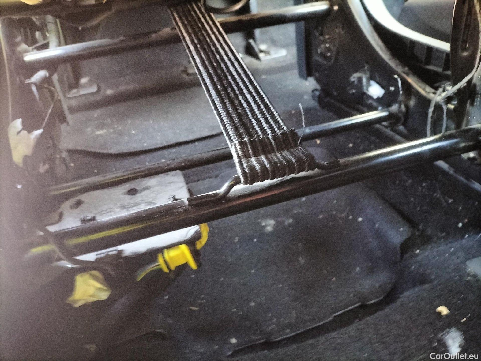  Land Rover  Discovery FIAT Doblò / 2022 / 5P / combi Combi (N1) BlueHDi 1.5 L 100CV (AC) #16