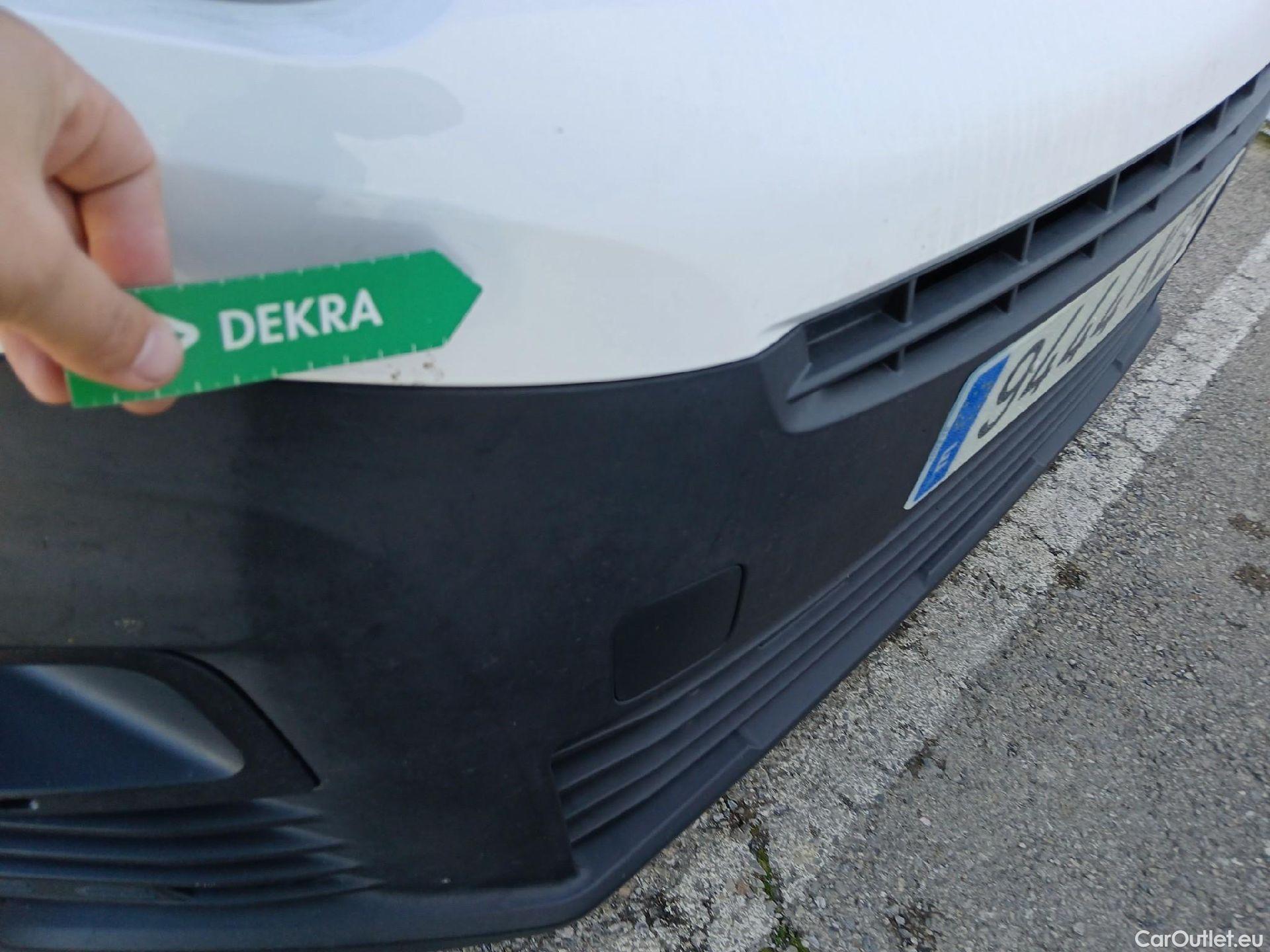  Citroen  Berlingo CITROEN  / 2018 / 4P / combi Talla M BlueHDi 100 LIVE (AC) #17